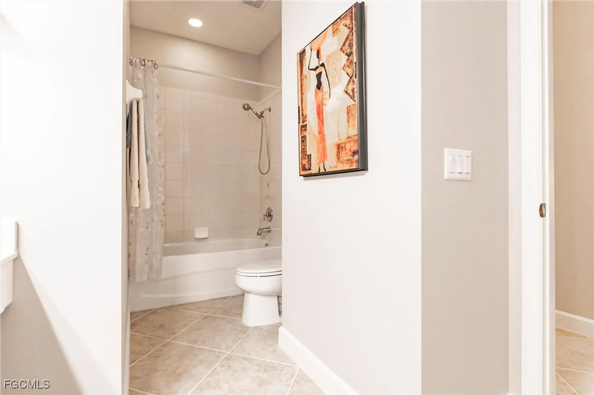 Property Slideshow image 28 of 39 | 3121 meandering way 201, Fort Myers, FL, 33905