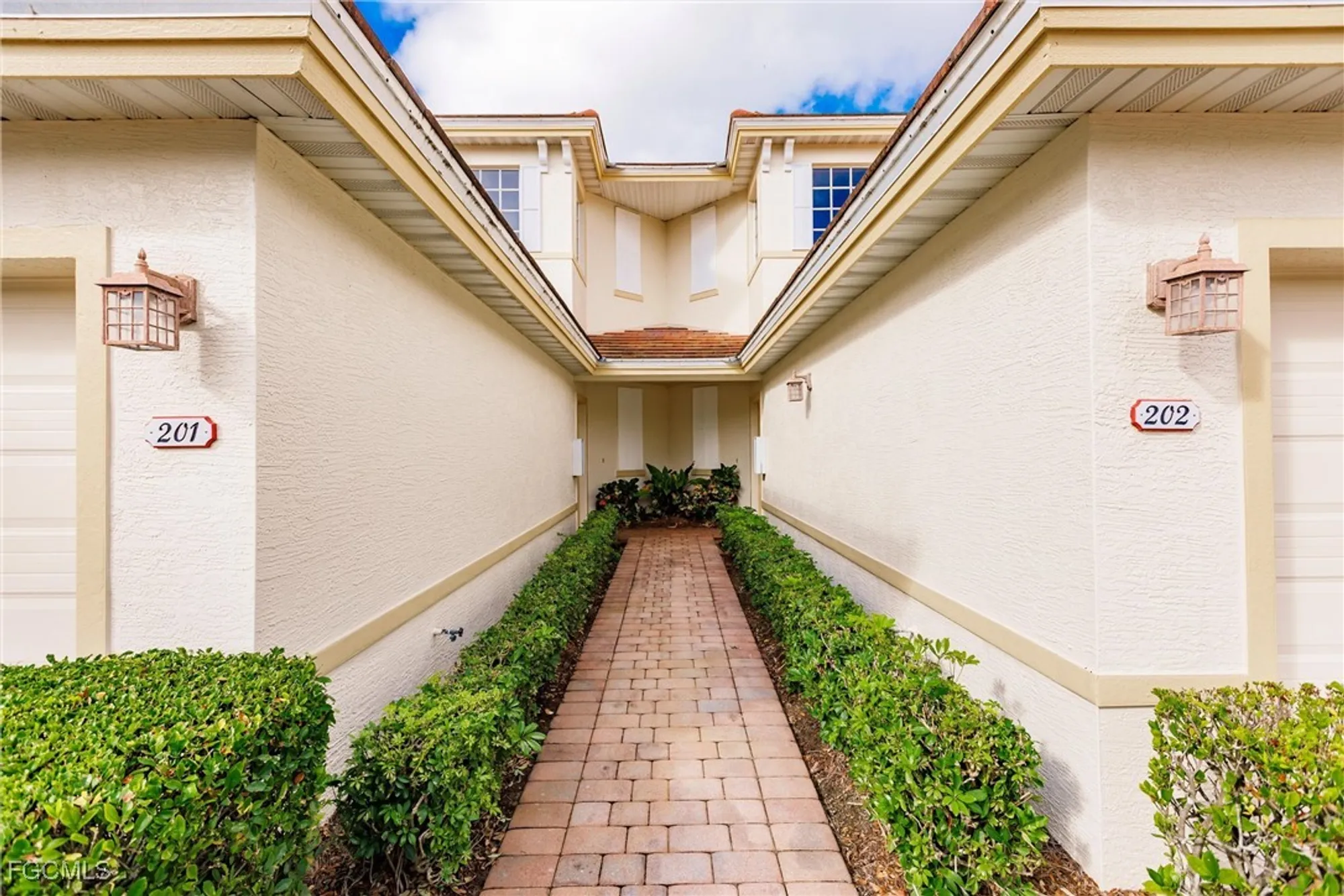 Property Slideshow image 6 of 39 | 3121 meandering way 201, Fort Myers, FL, 33905