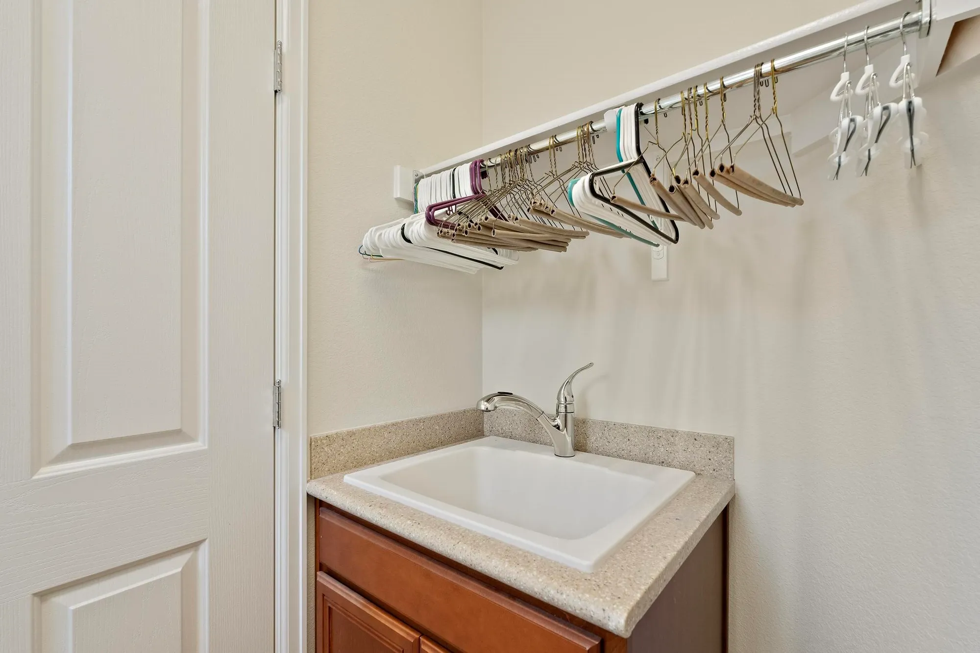 Property Slideshow image 15 of 29 | 136 prairie creek trl, Georgetown, TX, 78633
