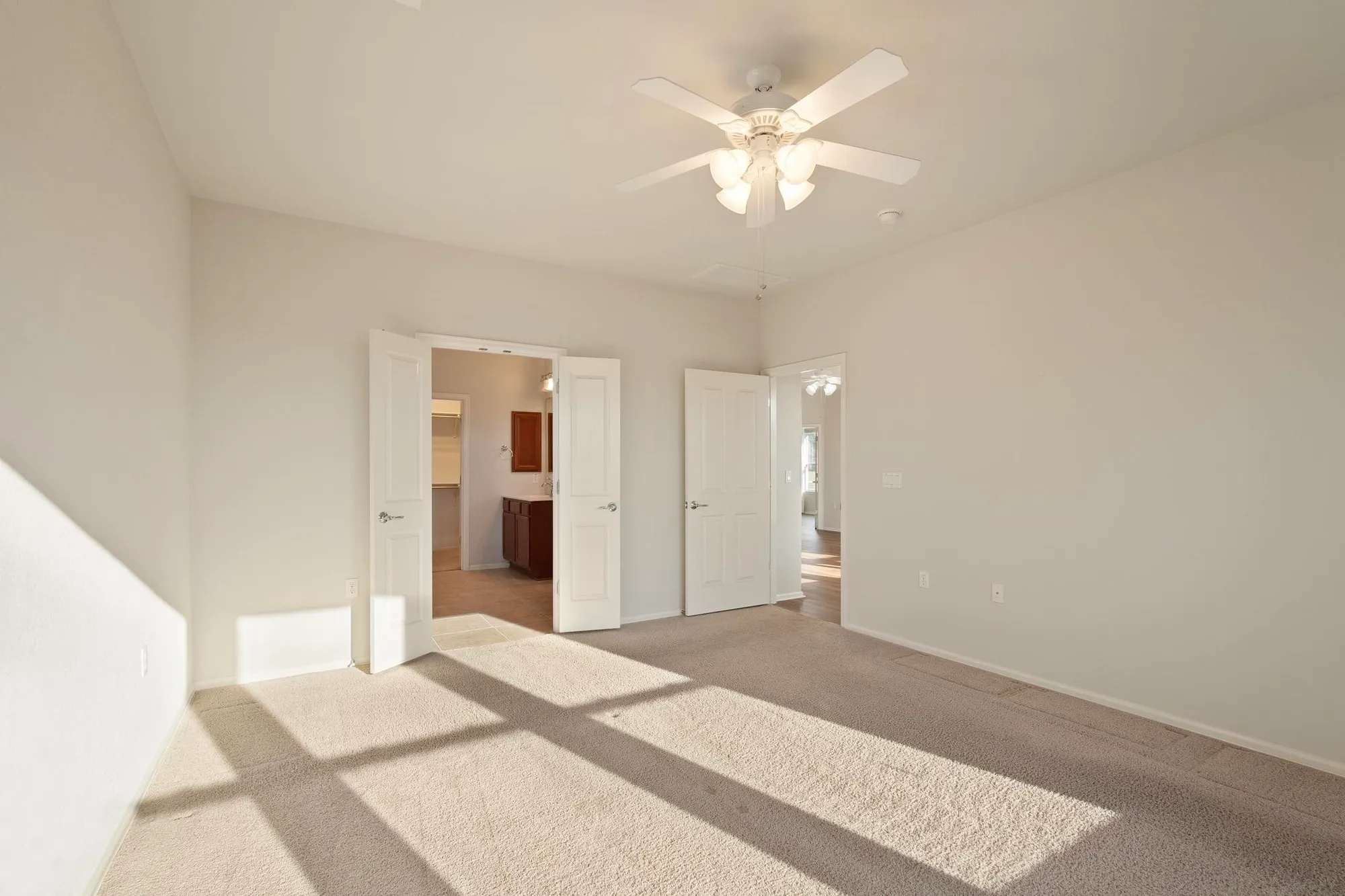 Property Slideshow image 18 of 29 | 136 prairie creek trl, Georgetown, TX, 78633