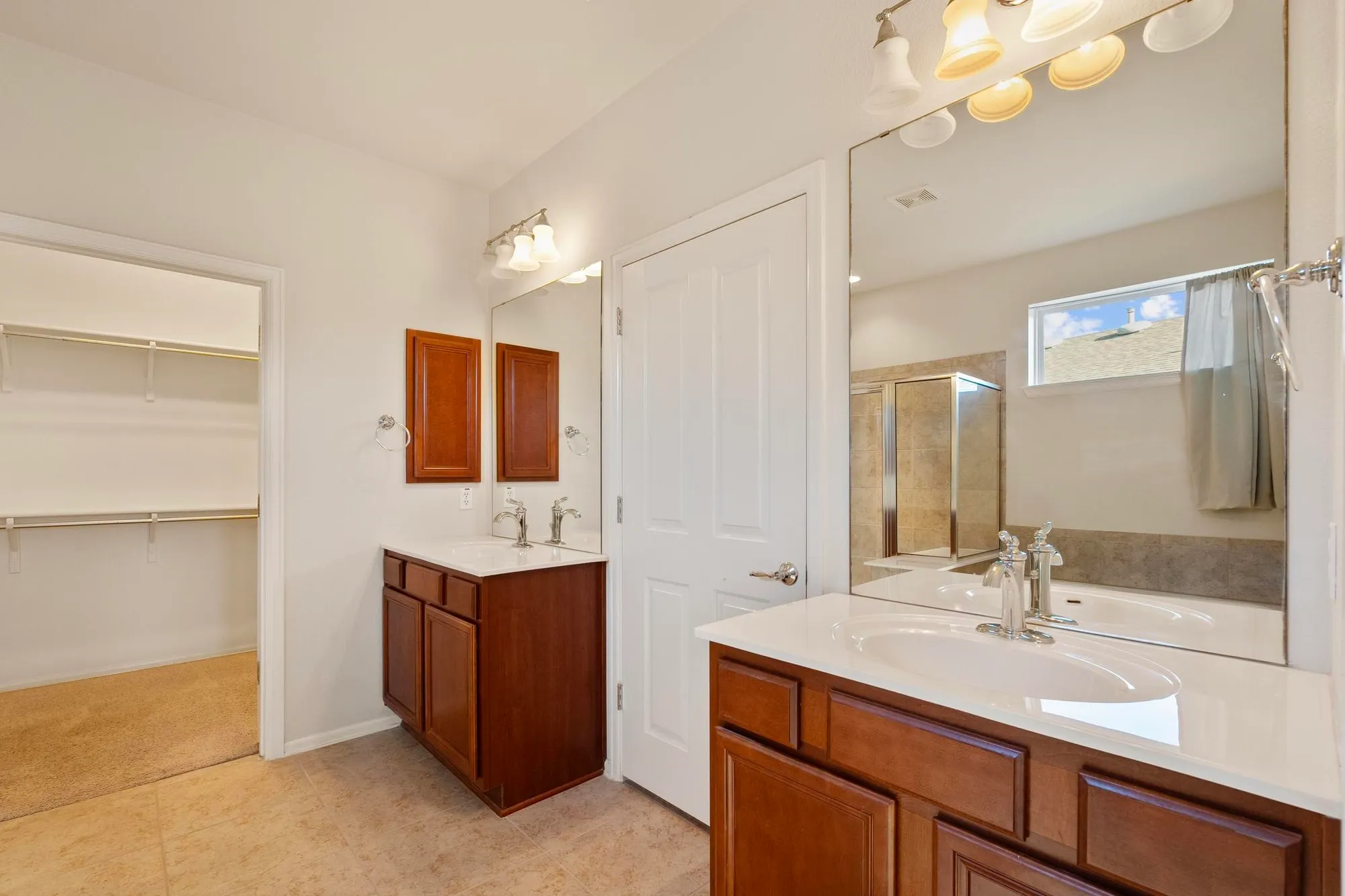 Property Slideshow image 19 of 29 | 136 prairie creek trl, Georgetown, TX, 78633