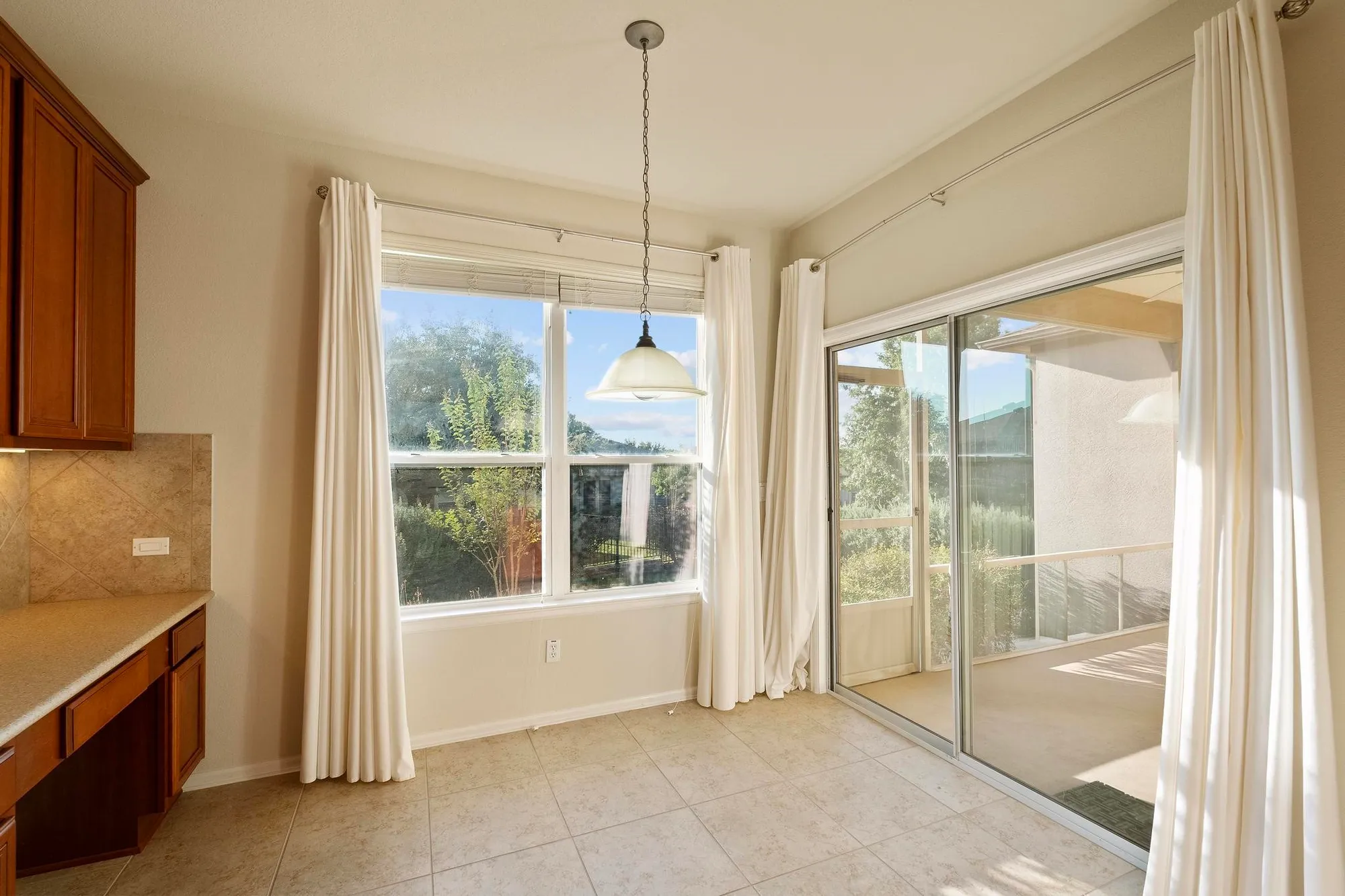 Property Slideshow image 10 of 29 | 136 prairie creek trl, Georgetown, TX, 78633