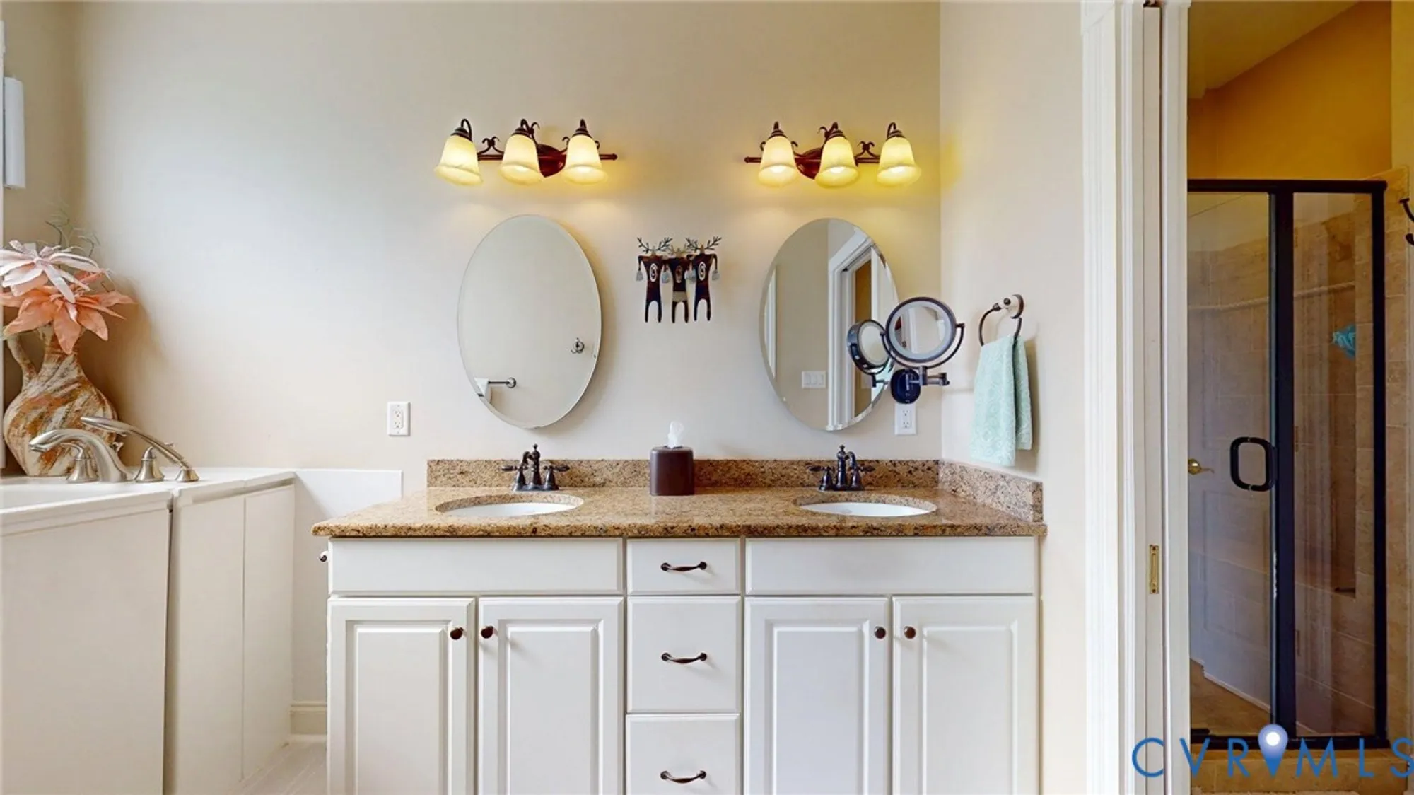 Property Slideshow image 17 of 35 | 9421 amberleigh cir, North Chesterfield, VA, 23236