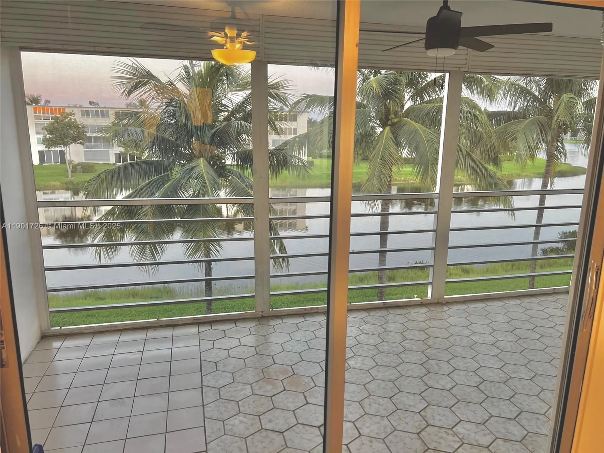 Property Slideshow image 16 of 19 | 3089 yarmouth e unit e, Boca Raton, FL, 33434