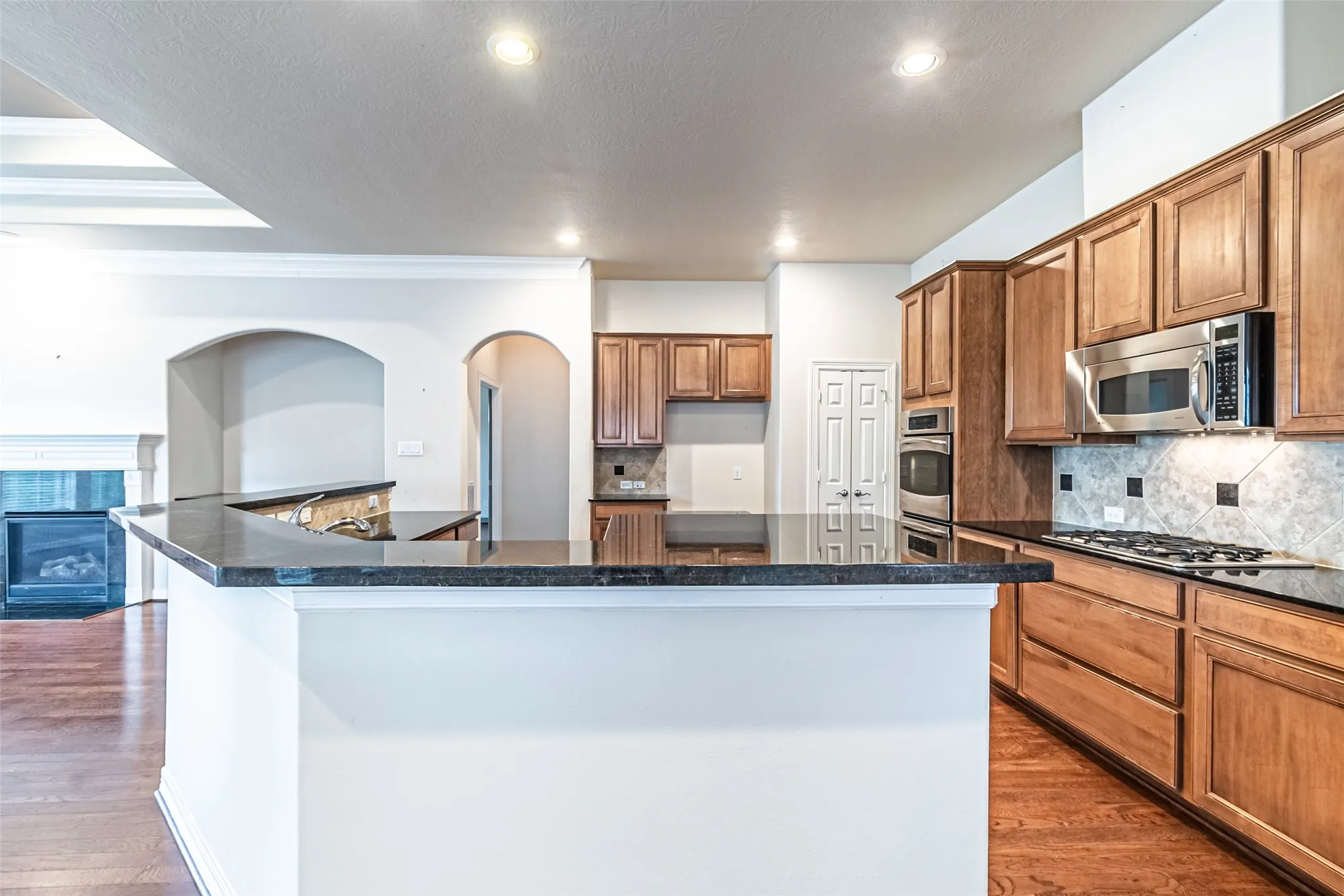 Property Slideshow image 16 of 50 | 9242 e canyon lake springs dr, Cypress, TX, 77433