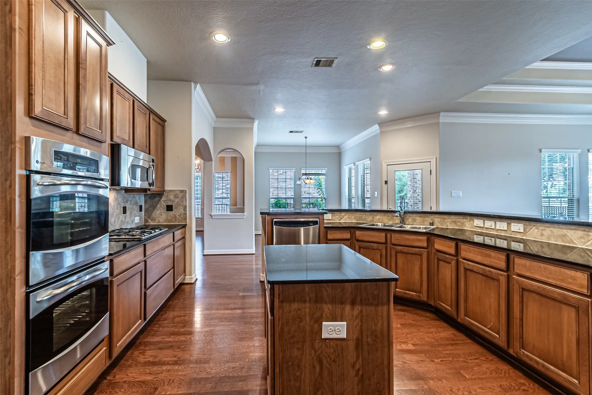 Property Slideshow image 18 of 50 | 9242 e canyon lake springs dr, Cypress, TX, 77433