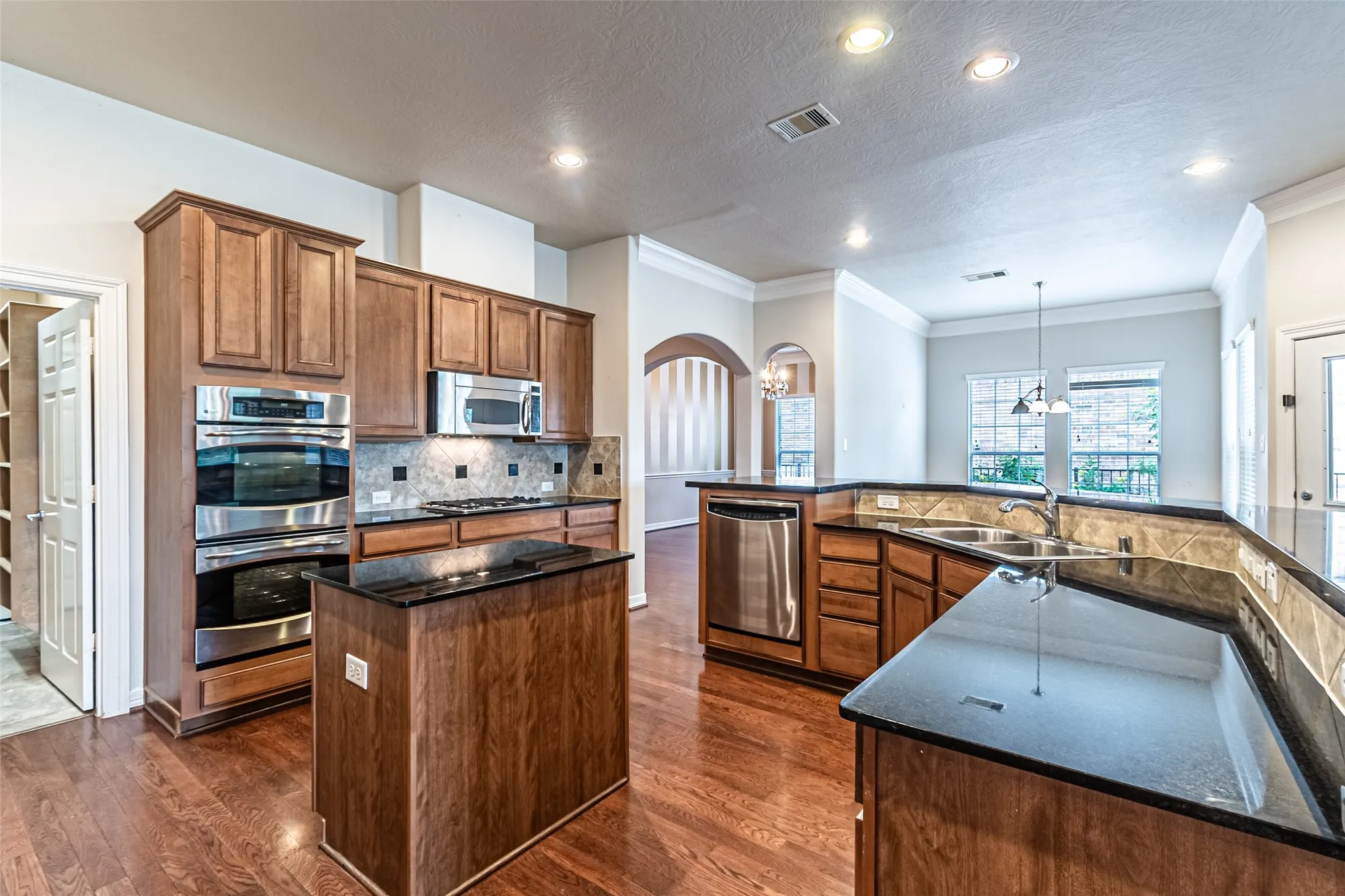 Property Slideshow image 19 of 50 | 9242 e canyon lake springs dr, Cypress, TX, 77433