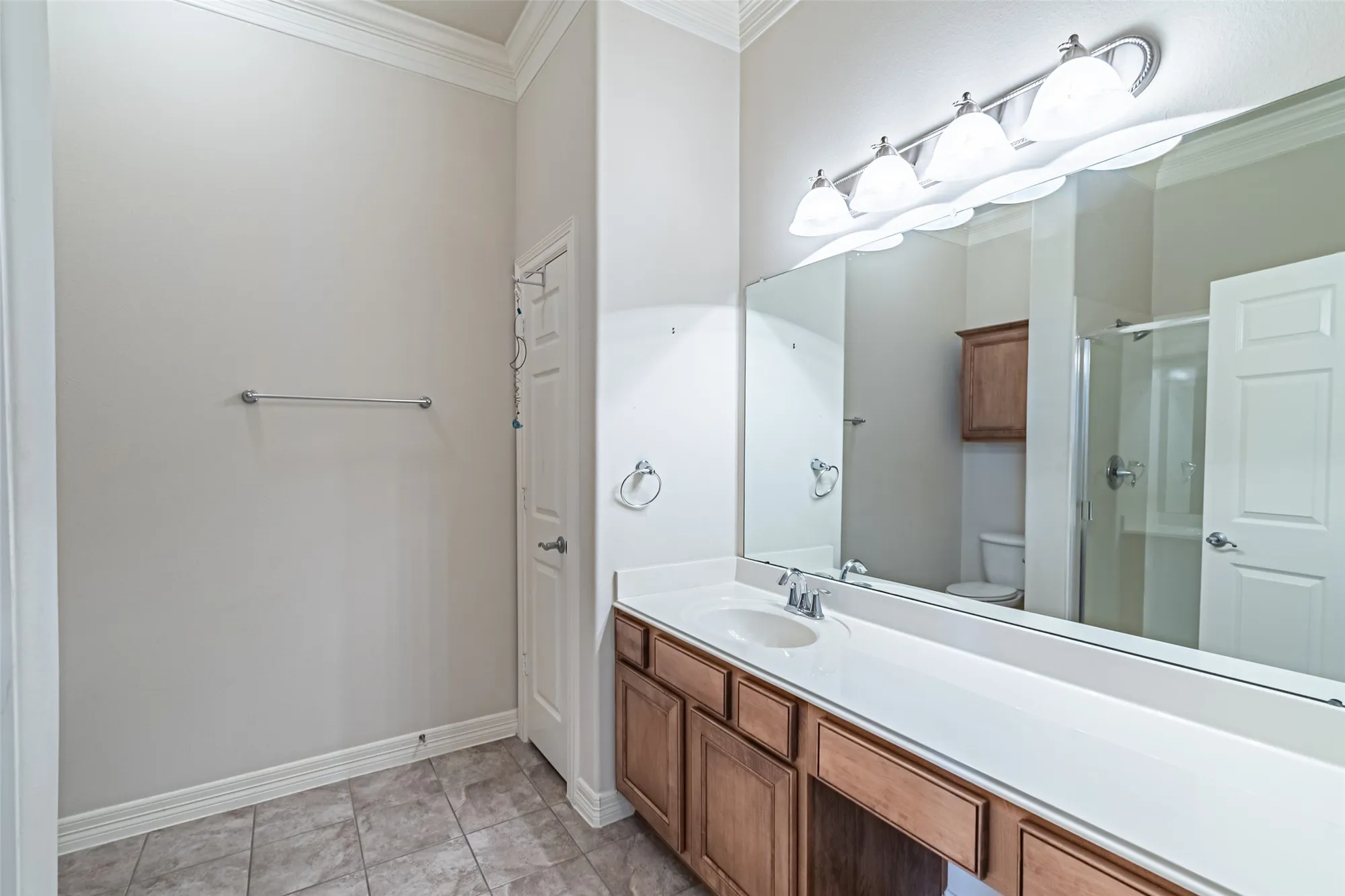 Property Slideshow image 31 of 50 | 9242 e canyon lake springs dr, Cypress, TX, 77433