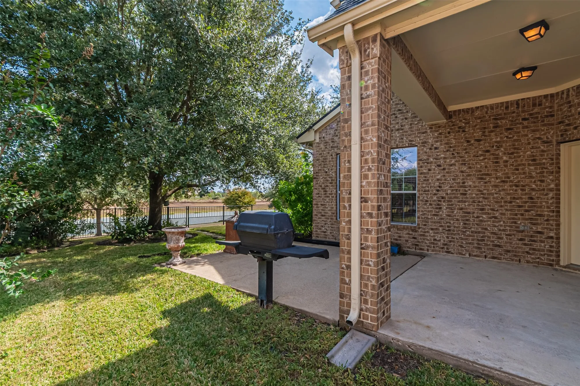 Property Slideshow image 44 of 50 | 9242 e canyon lake springs dr, Cypress, TX, 77433