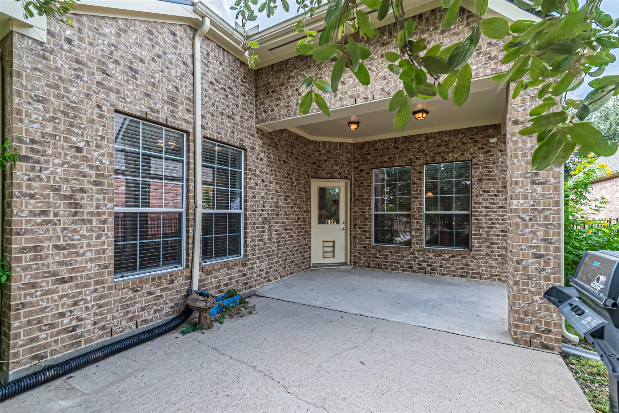 Property Slideshow image 43 of 50 | 9242 e canyon lake springs dr, Cypress, TX, 77433