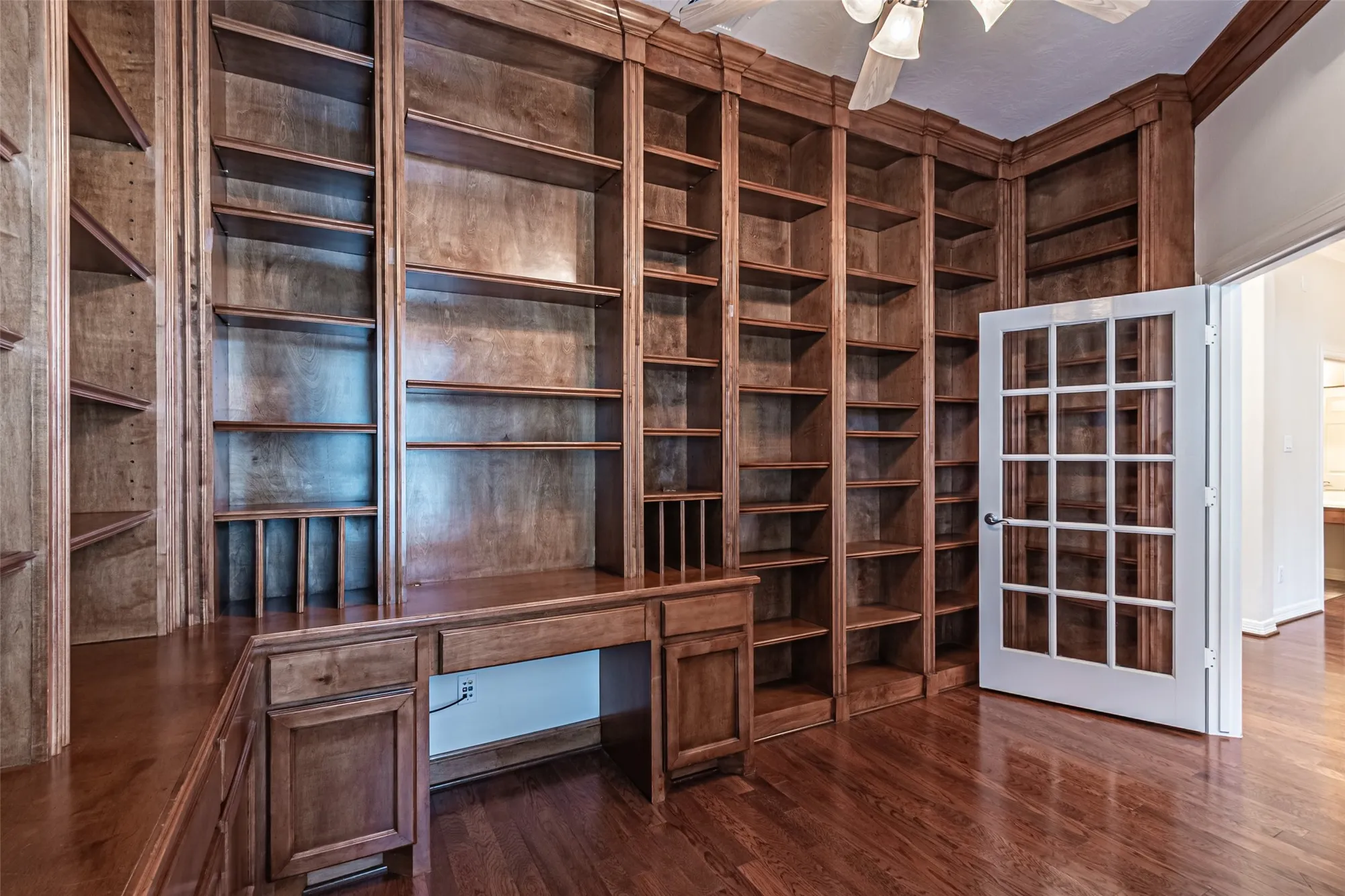 Property Slideshow image 8 of 50 | 9242 e canyon lake springs dr, Cypress, TX, 77433