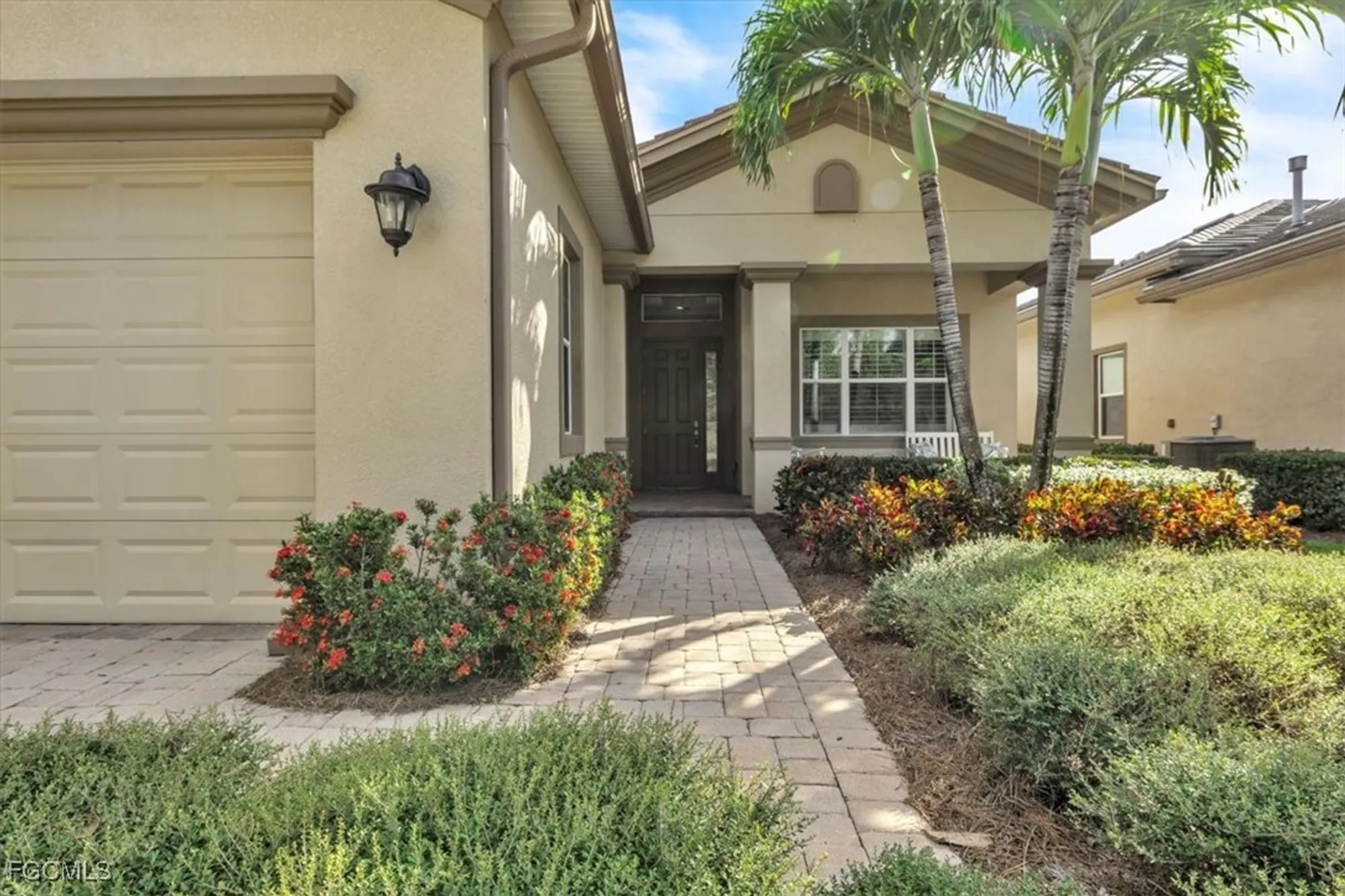 Property Slideshow image 1 of 49 | 13740 willow haven ct, Fort Myers, FL, 33905