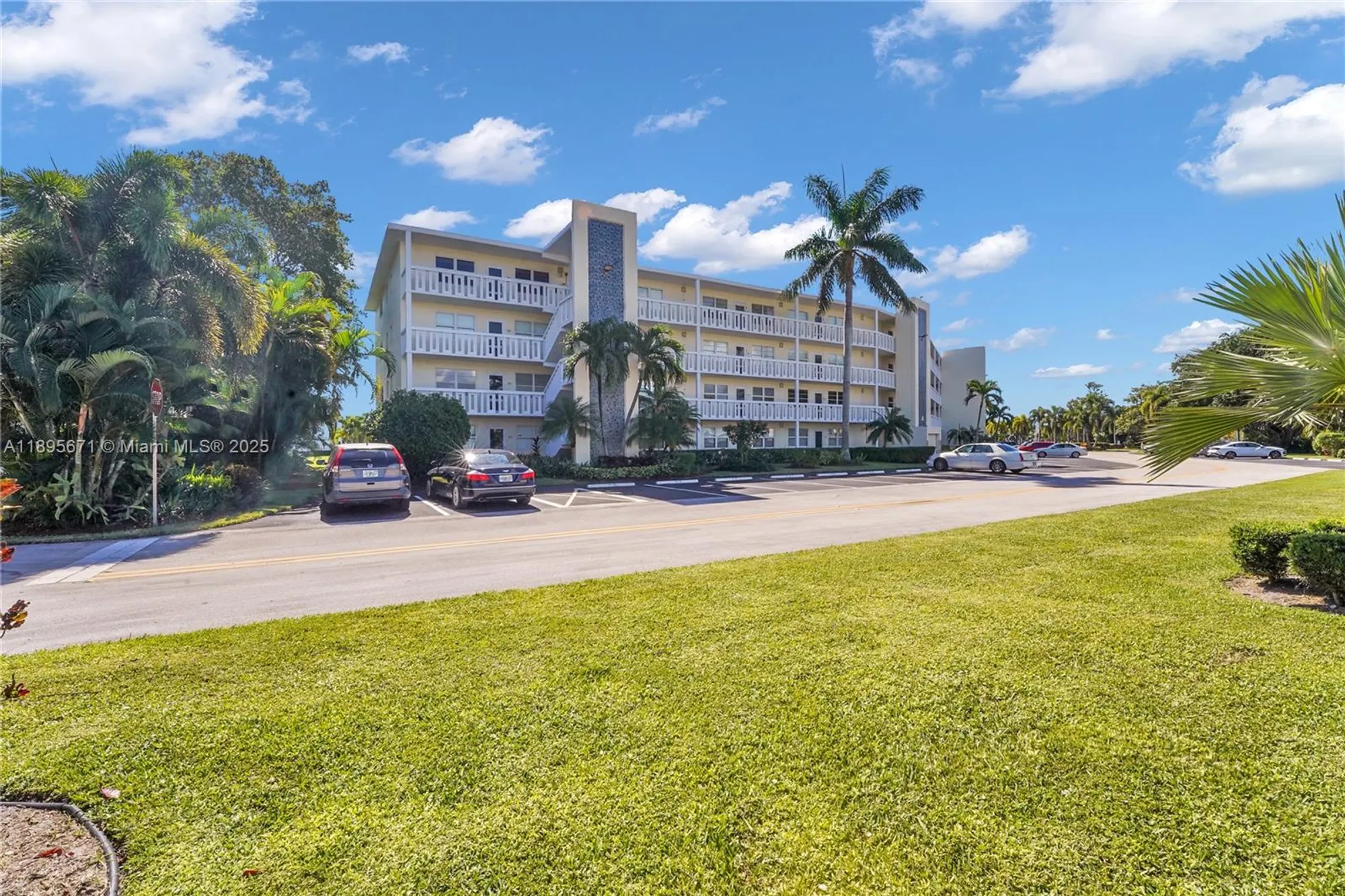 Property Slideshow image 40 of 47 | 115 grantham a # 115, Deerfield Beach, FL, 33442