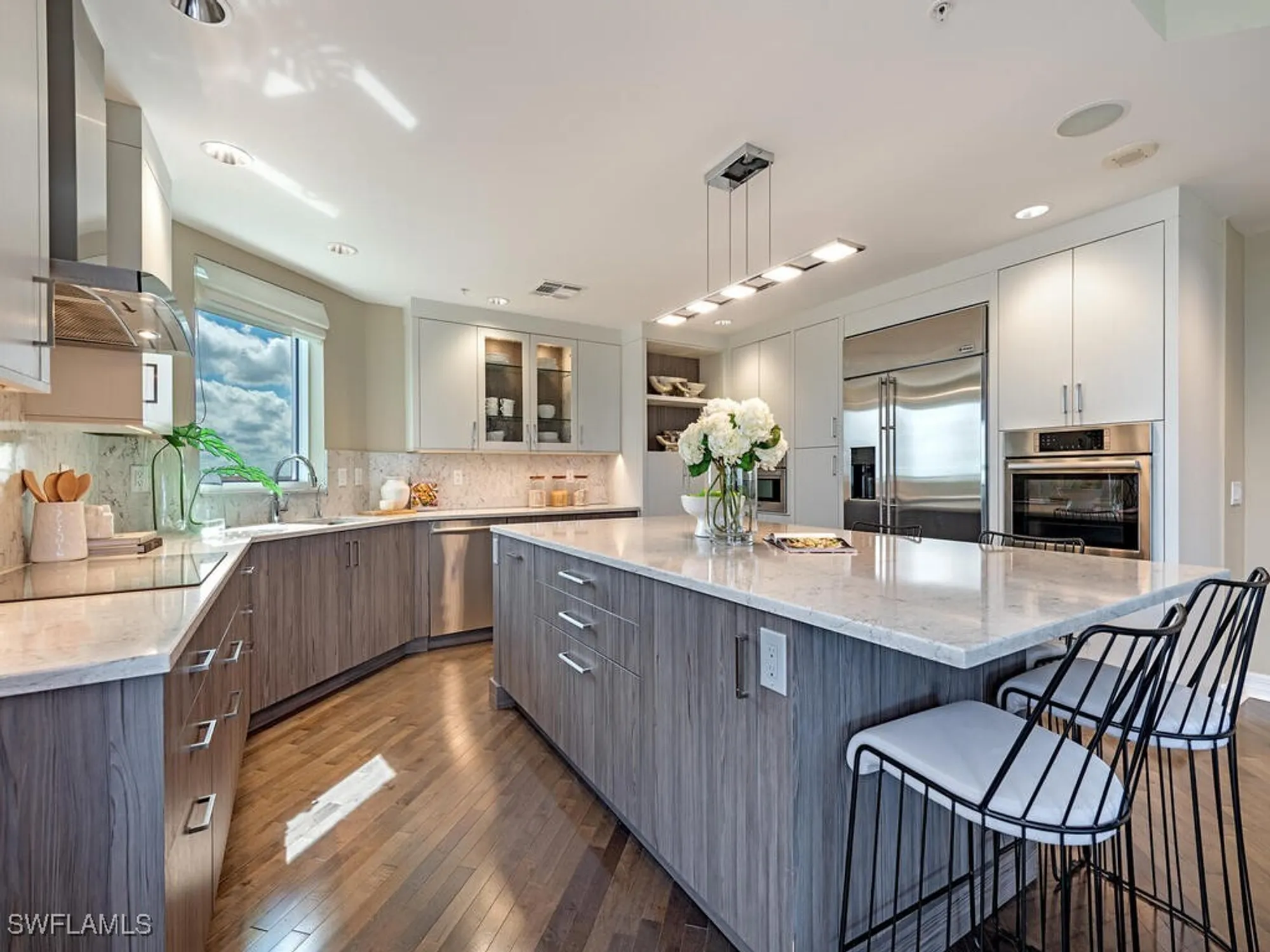 Property Slideshow image 4 of 31 | 7575 pelican bay blvd 608, Naples, FL, 34108