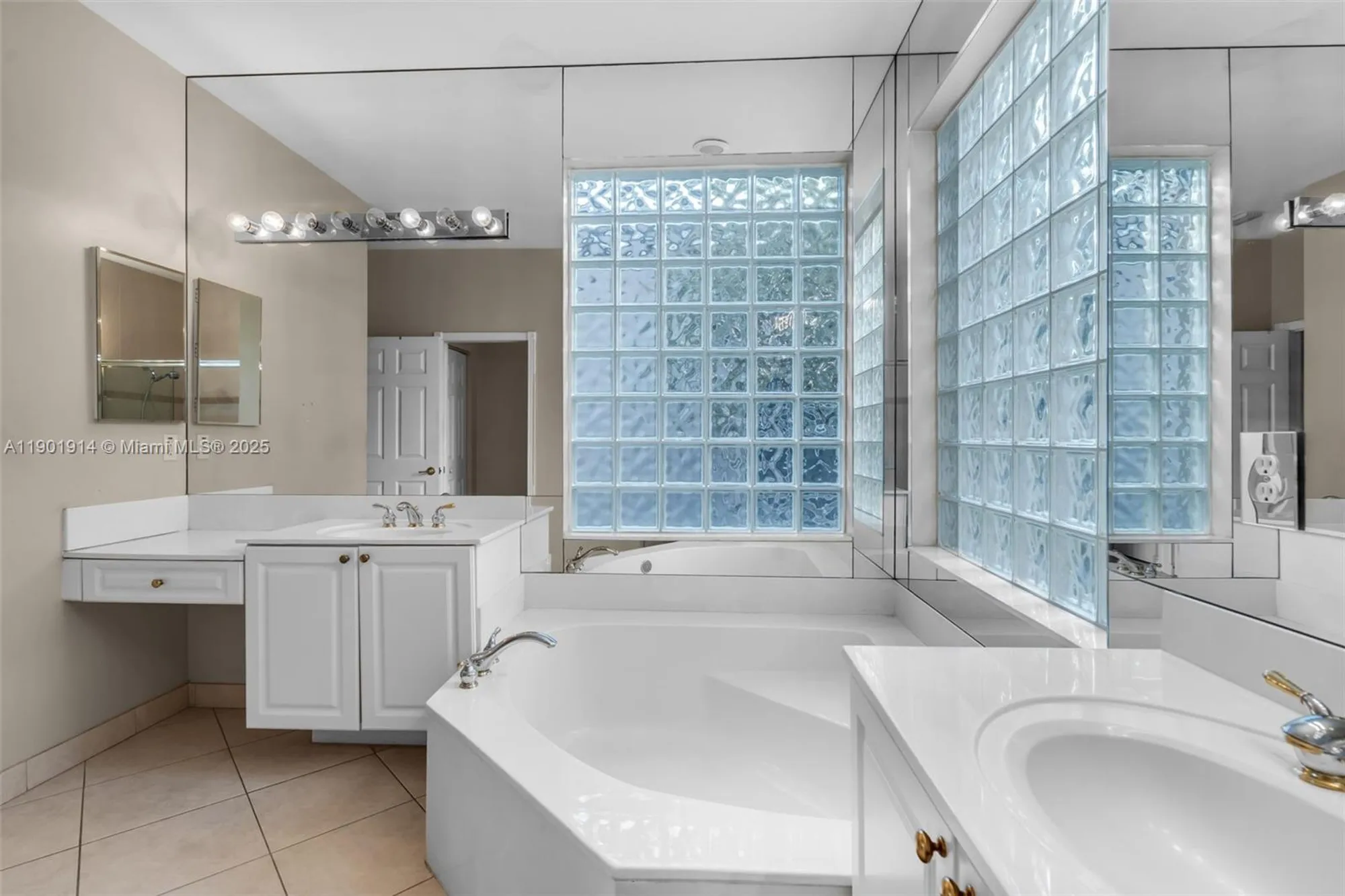 Property Slideshow image 21 of 49 | 13048 isabella ter, Delray Beach, FL, 33446