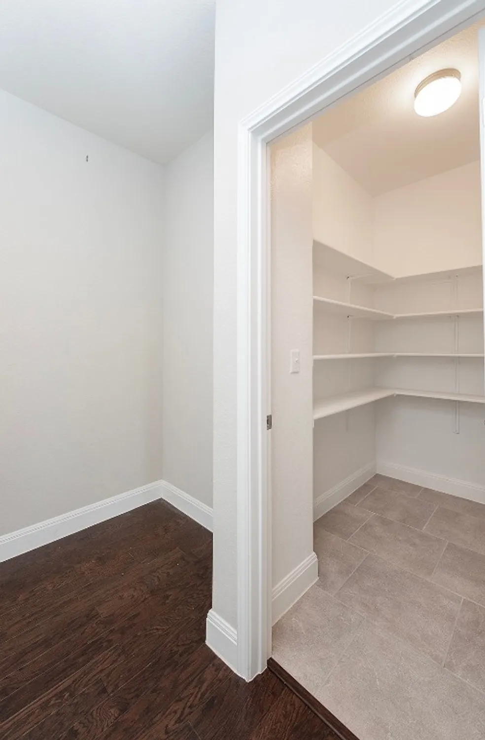 Property Slideshow image 10 of 33 | 200 longview ln, Georgetown, TX, 78633