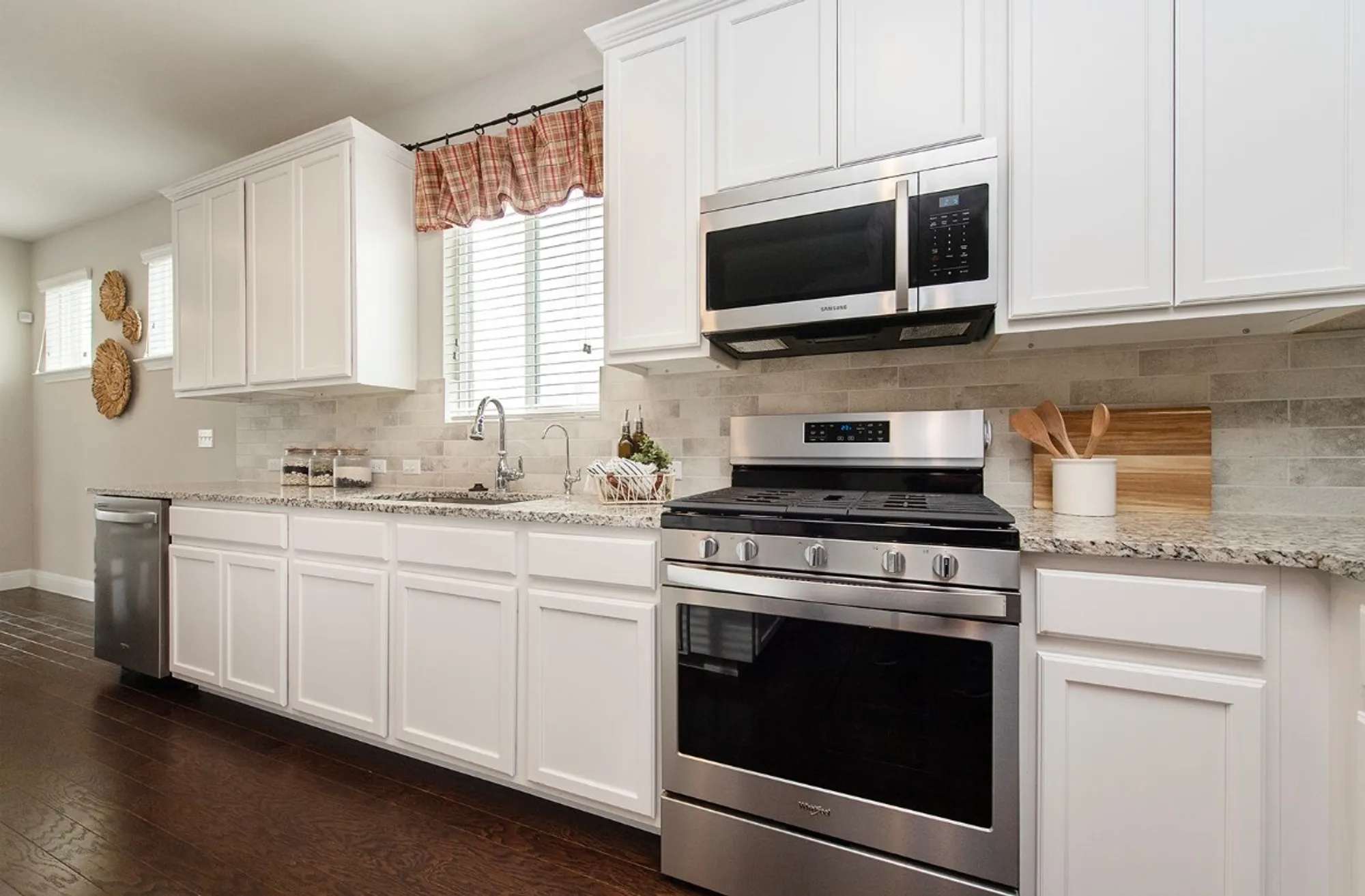 Property Slideshow image 11 of 33 | 200 longview ln, Georgetown, TX, 78633