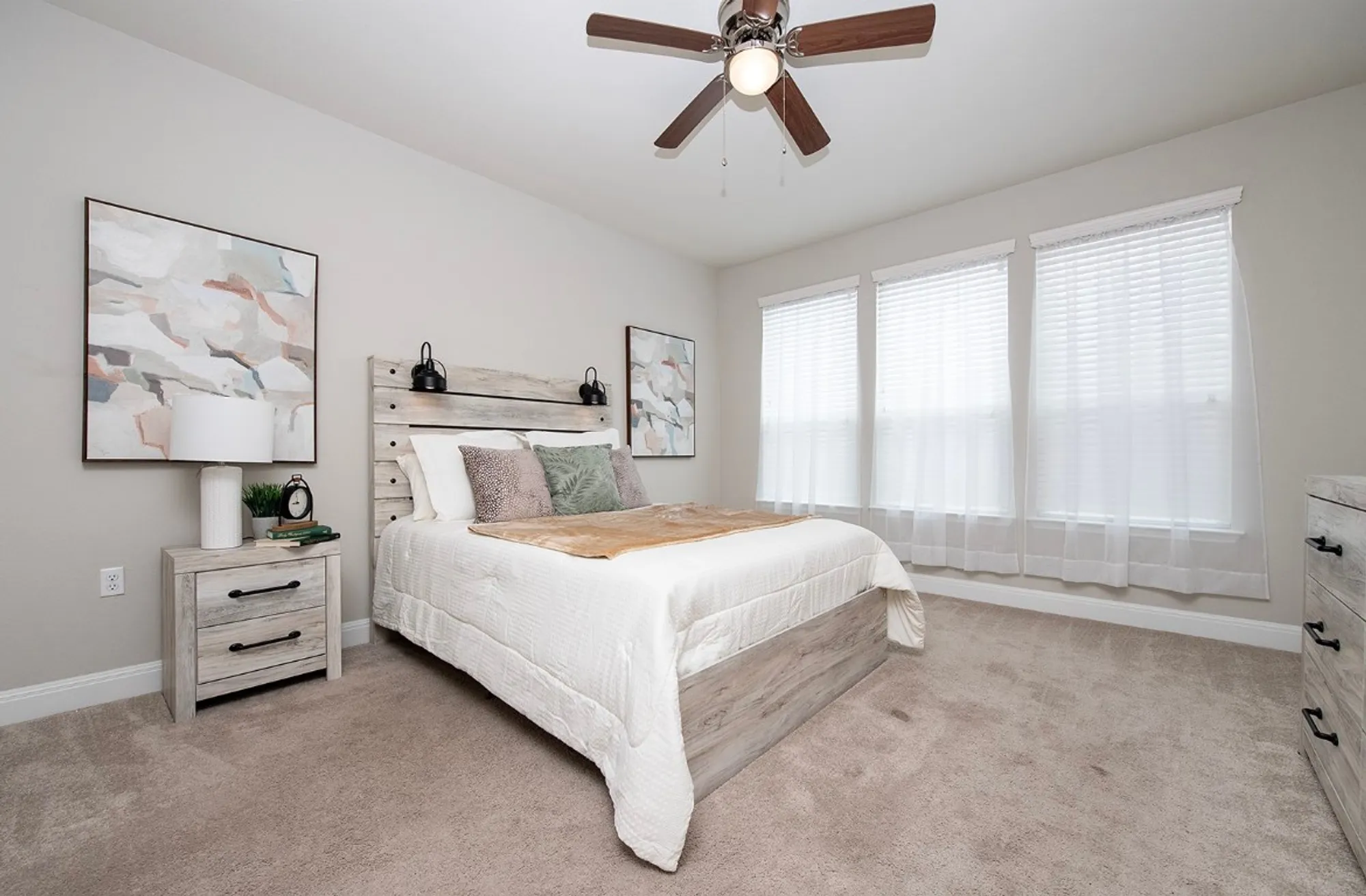 Property Slideshow image 13 of 33 | 200 longview ln, Georgetown, TX, 78633