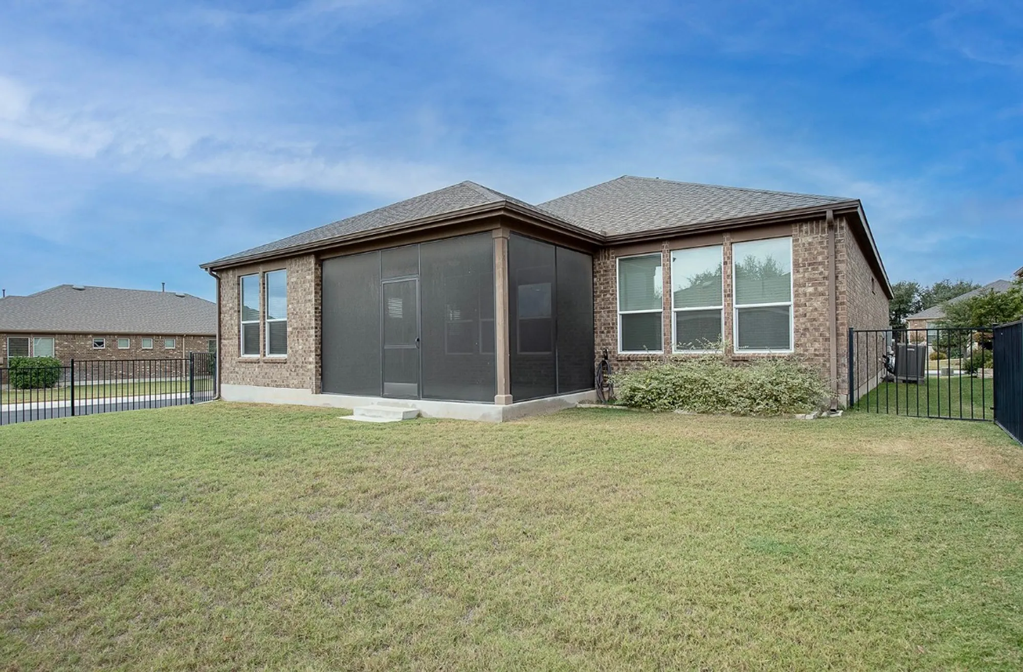 Property Slideshow image 23 of 33 | 200 longview ln, Georgetown, TX, 78633