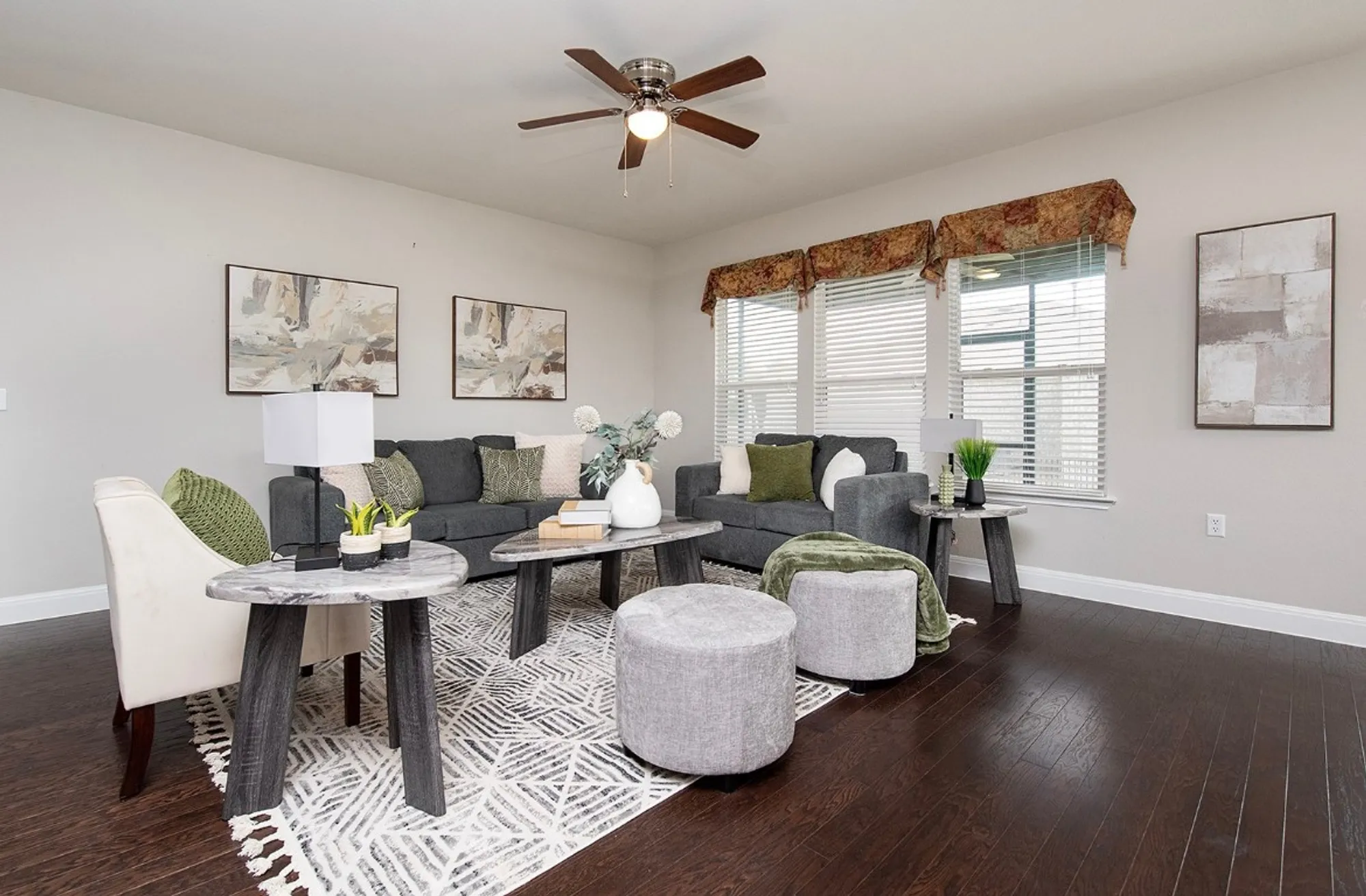 Property Slideshow image 5 of 33 | 200 longview ln, Georgetown, TX, 78633