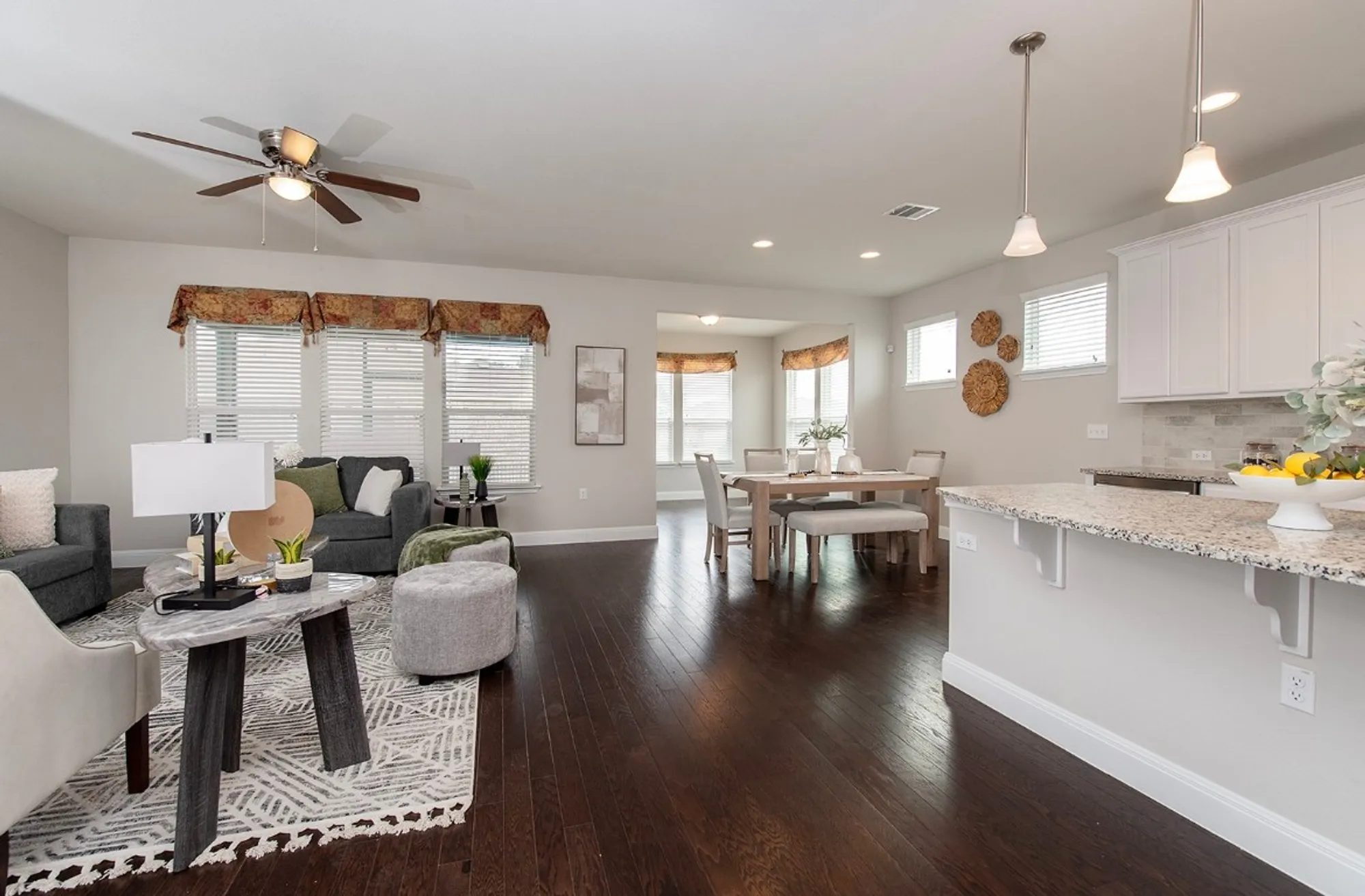 Property Slideshow image 7 of 33 | 200 longview ln, Georgetown, TX, 78633