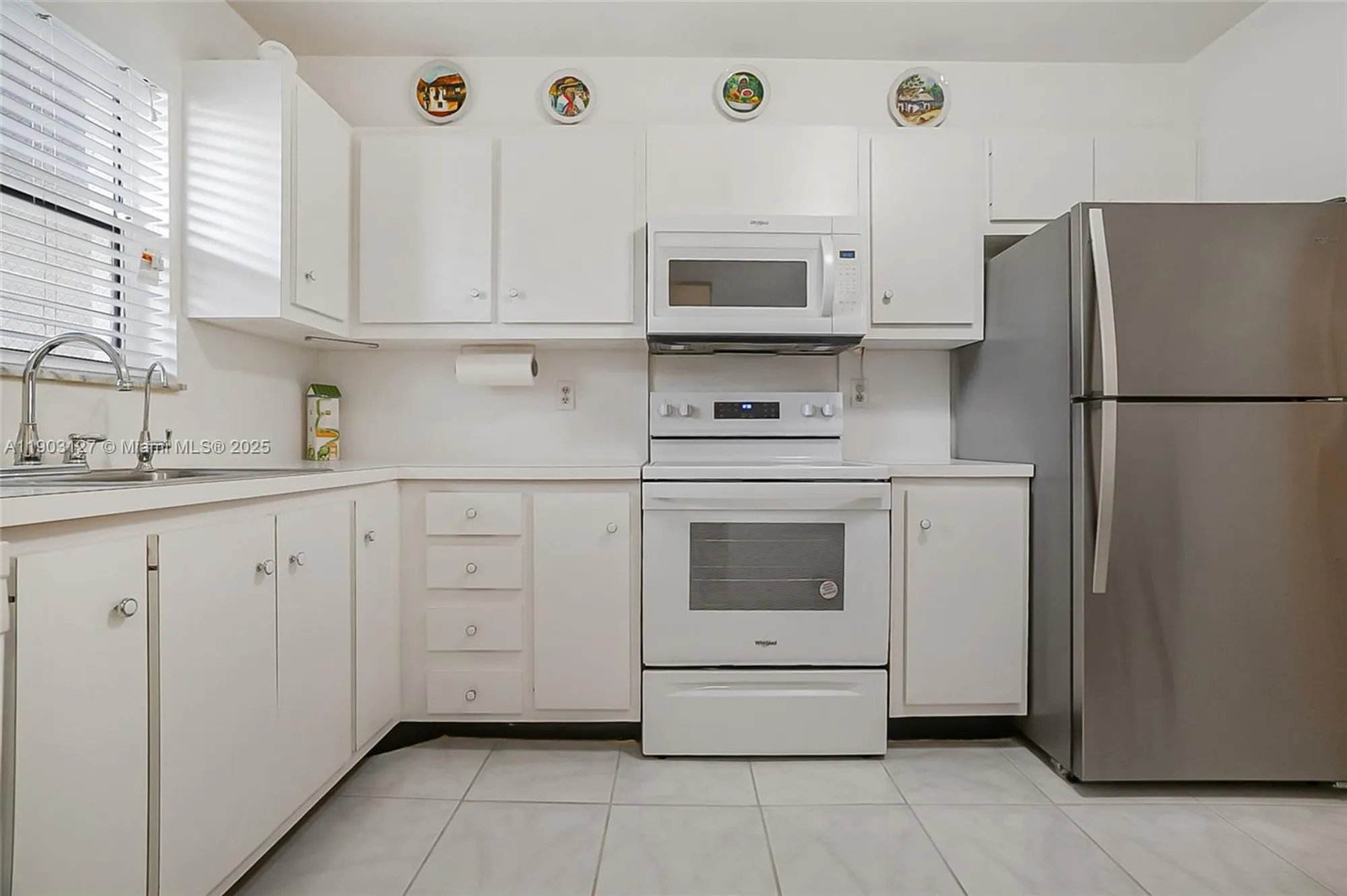Property Slideshow image 10 of 36 | 5900 nw 44th st apt 202, Lauderhill, FL, 33319