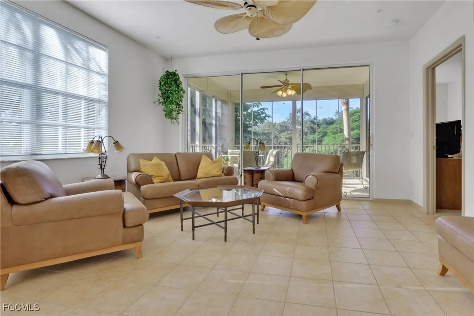 Property Slideshow image 11 of 36 | 3471 pointe creek ct 201, Bonita Springs, FL, 34134