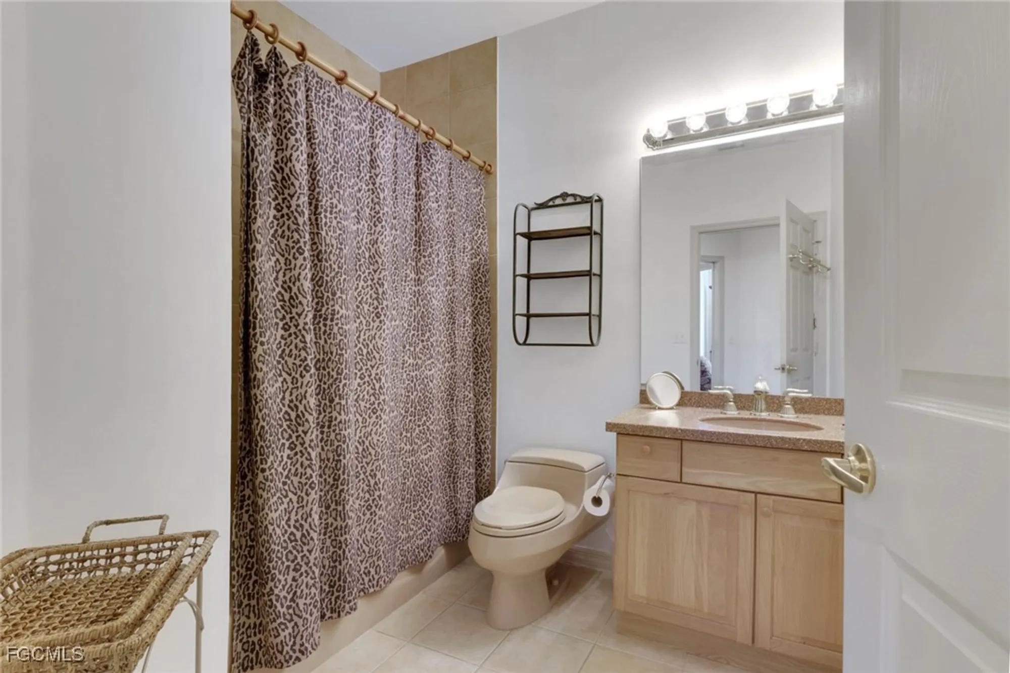 Property Slideshow image 20 of 36 | 3471 pointe creek ct 201, Bonita Springs, FL, 34134