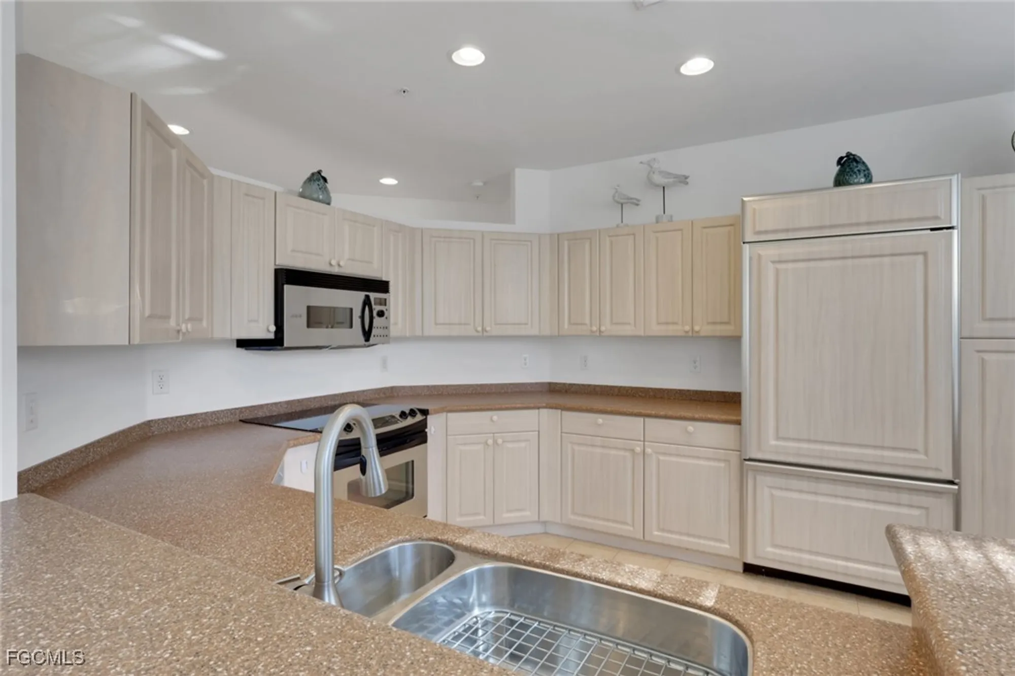 Property Slideshow image 8 of 36 | 3471 pointe creek ct 201, Bonita Springs, FL, 34134