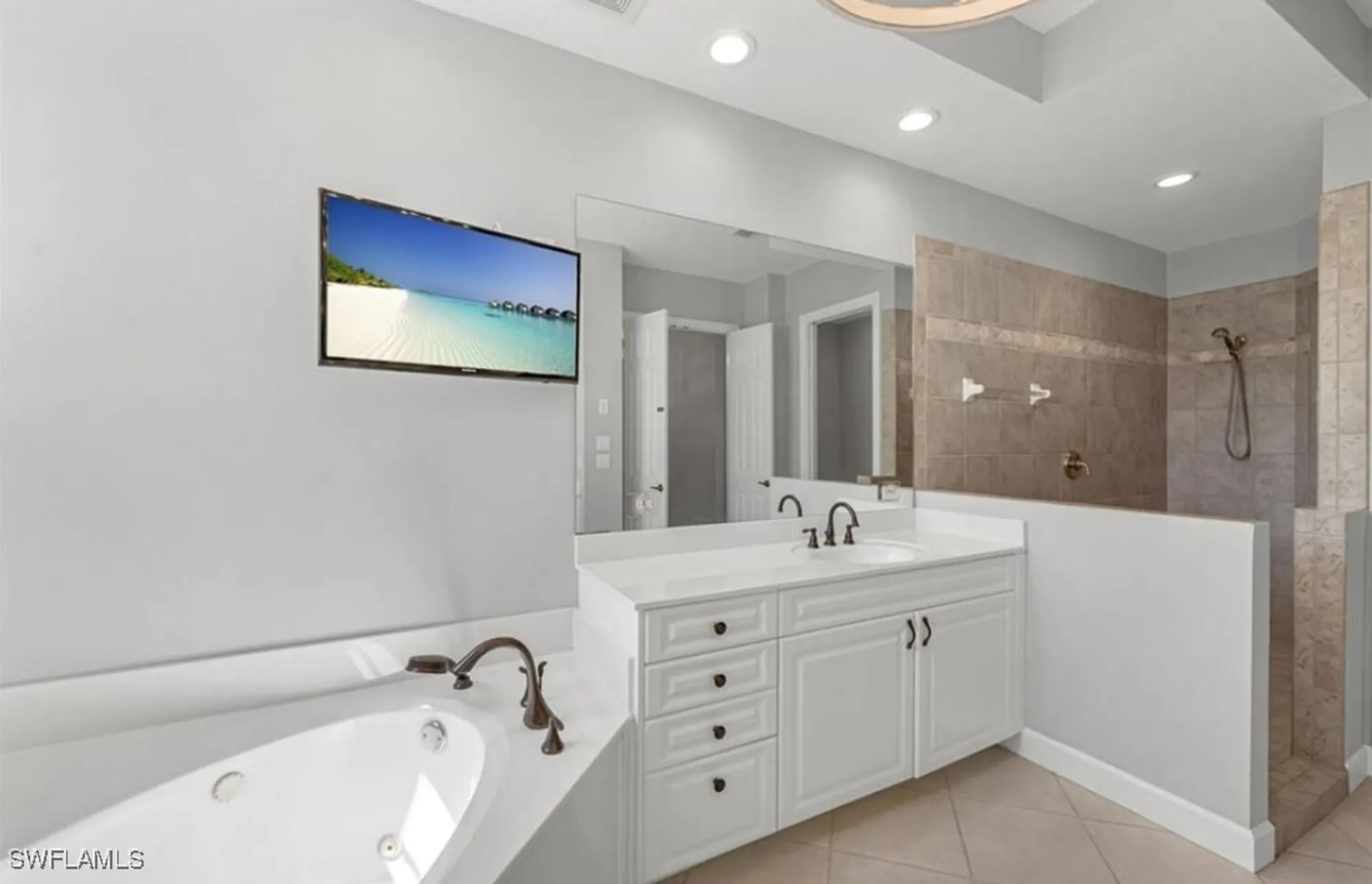 Property Slideshow image 14 of 27 | 26661 egrets landing dr 202, Bonita Springs, FL, 34134