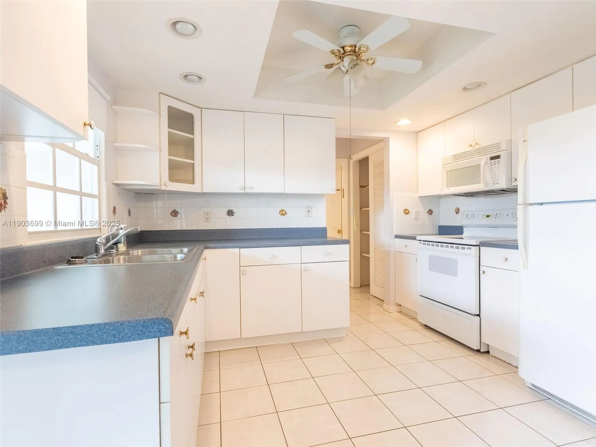 Property Slideshow image 10 of 57 | 6920 nw 16th st, Margate, FL, 33063