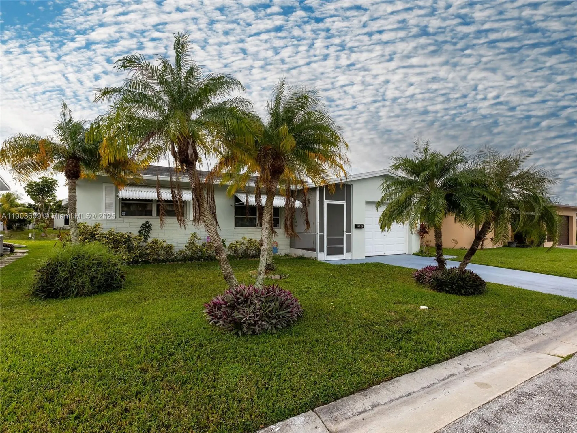 Property Slideshow image 2 of 57 | 6920 nw 16th st, Margate, FL, 33063