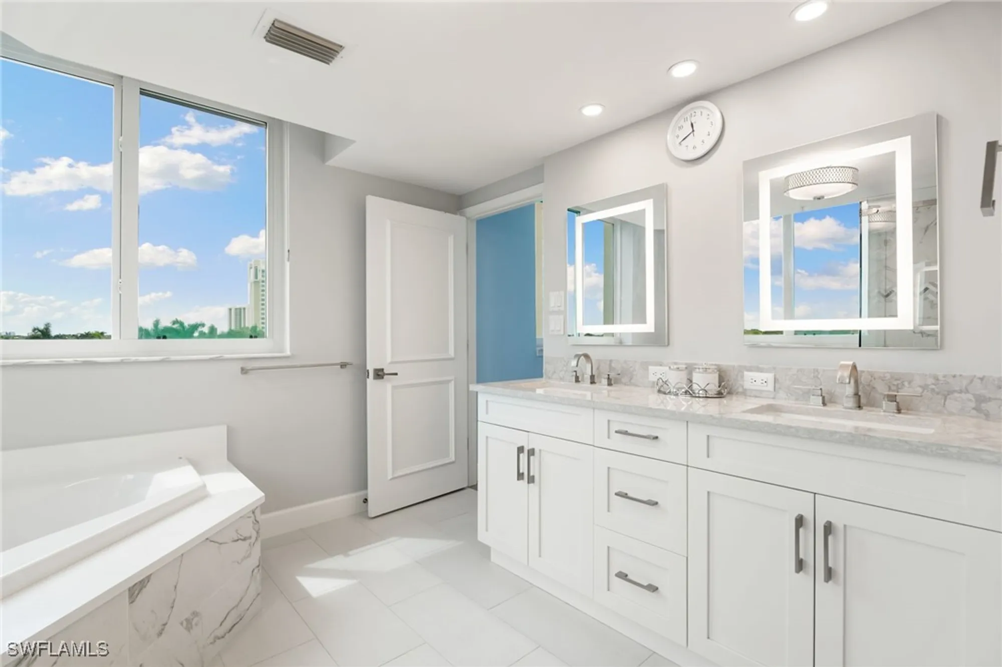 Property Slideshow image 17 of 35 | 7515 pelican bay blvd 5a, Naples, FL, 34108