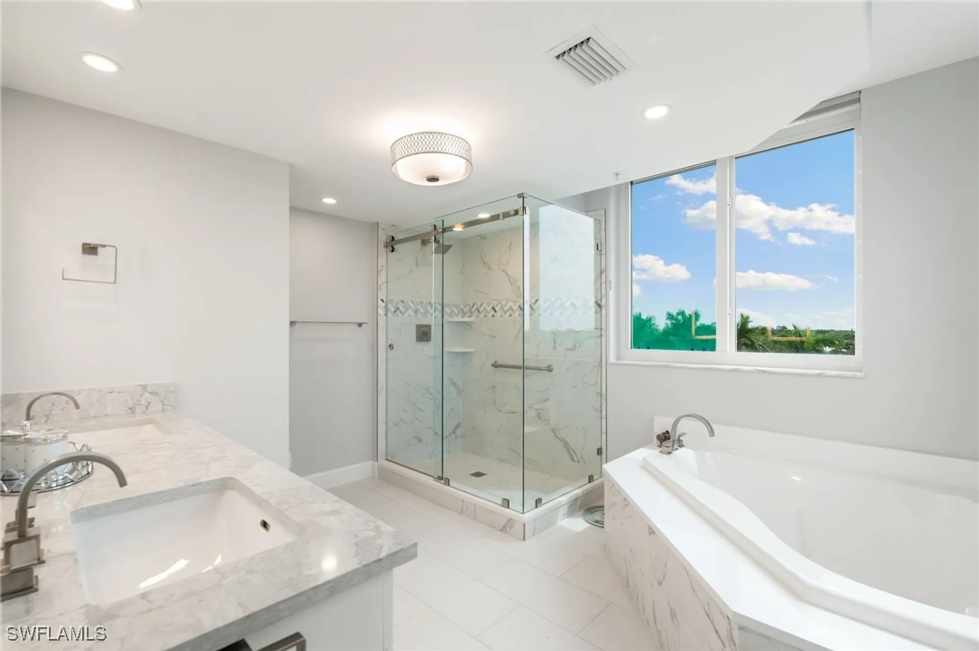 Property Slideshow image 19 of 35 | 7515 pelican bay blvd 5a, Naples, FL, 34108