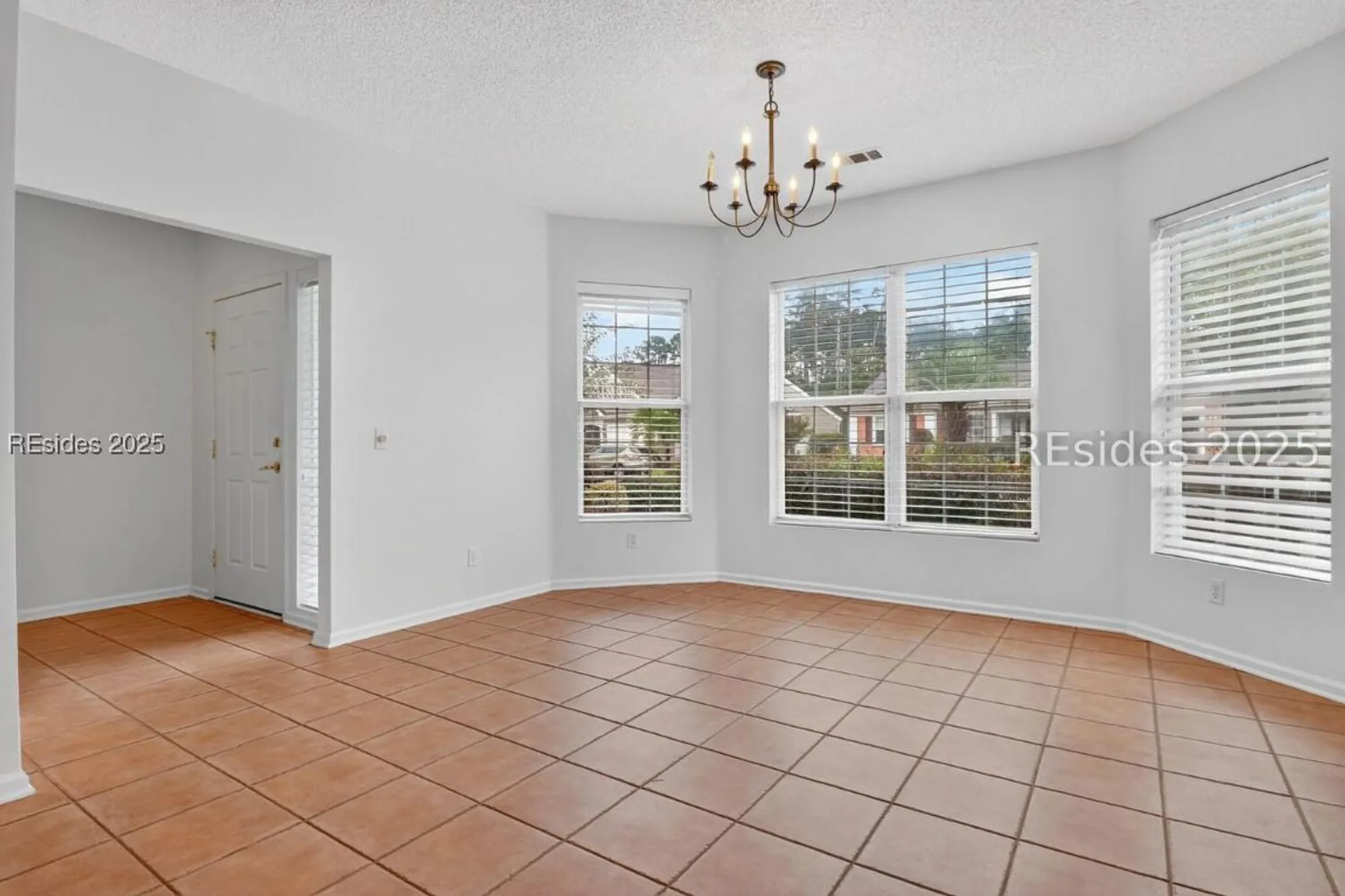 Property Slideshow image 7 of 37 | 7 clairborne ct, Bluffton, SC, 29909