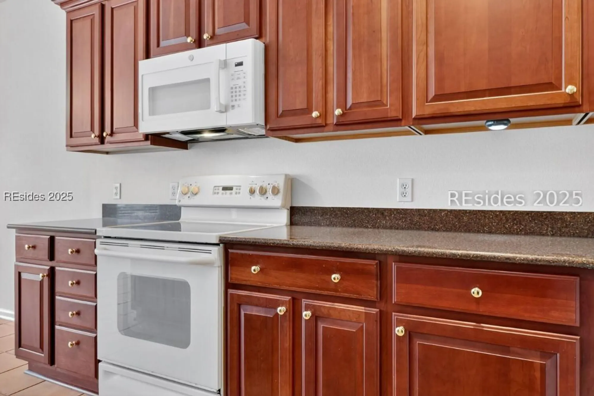 Property Slideshow image 9 of 37 | 7 clairborne ct, Bluffton, SC, 29909