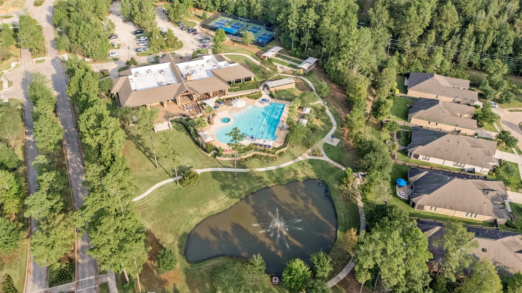 Property Slideshow image 28 of 30 | 106 wild wisteria pl, Montgomery, TX, 77316