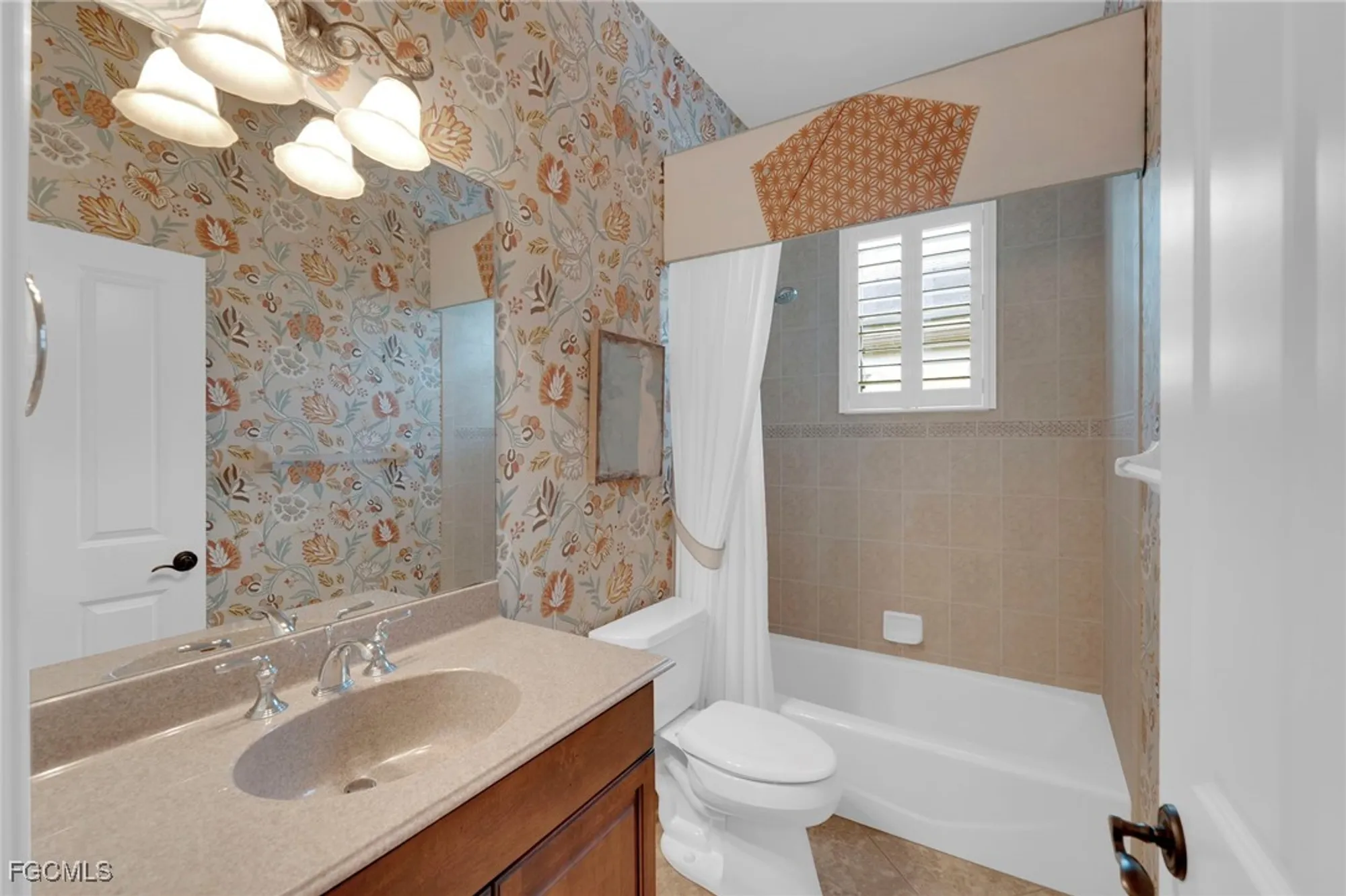 Property Slideshow image 18 of 37 | 3221 orangetree bnd, Fort Myers, FL, 33905