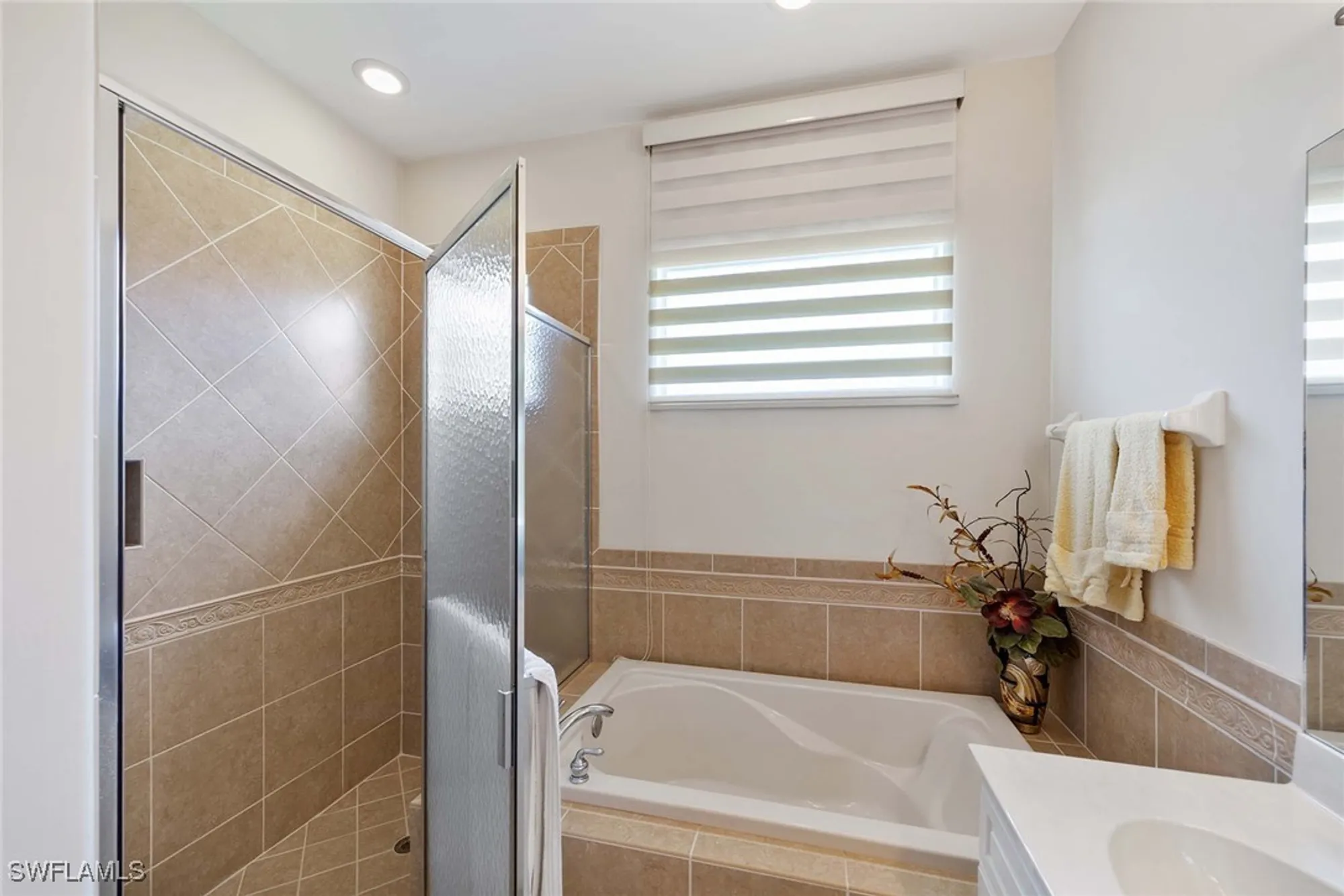 Property Slideshow image 23 of 36 | 6730 bent grass dr, Naples, FL, 34113