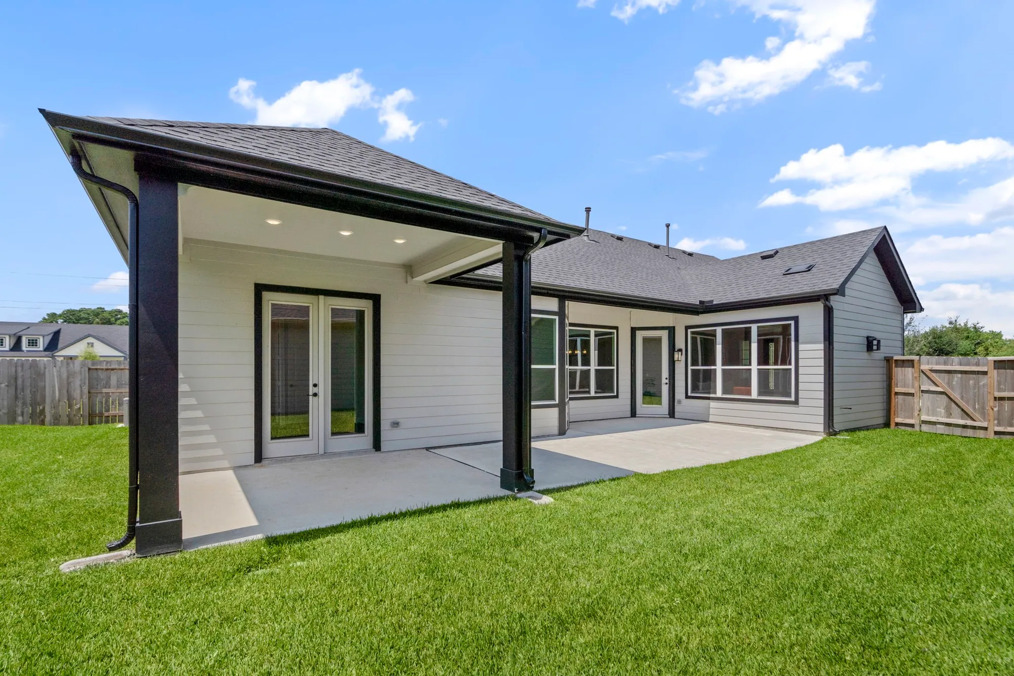 Property Slideshow image 13 of 22 | 1206 hidden oaks dr, Tomball, TX, 77375