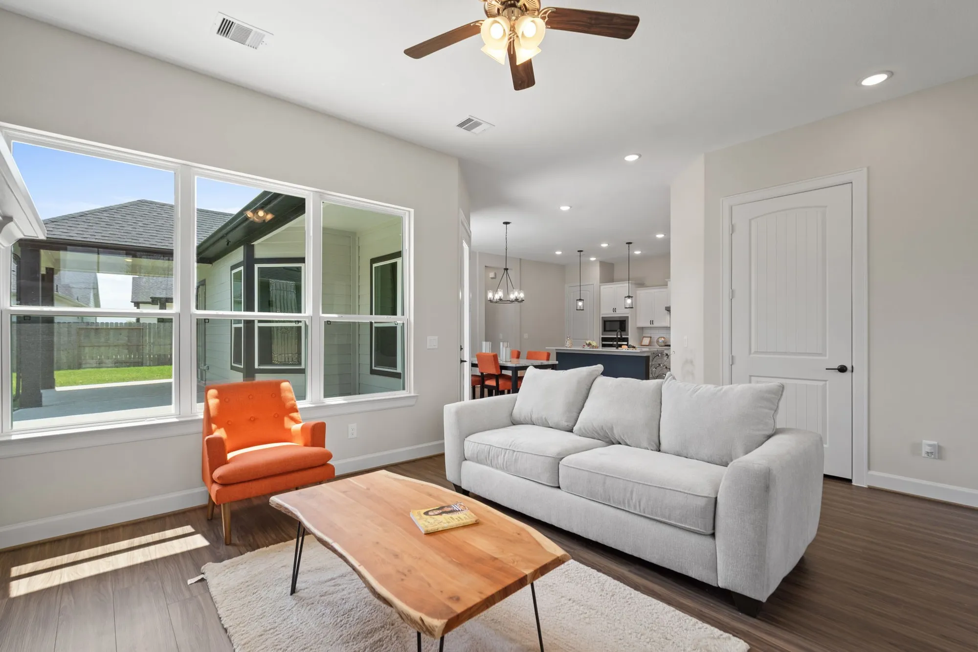 Property Slideshow image 3 of 22 | 1206 hidden oaks dr, Tomball, TX, 77375