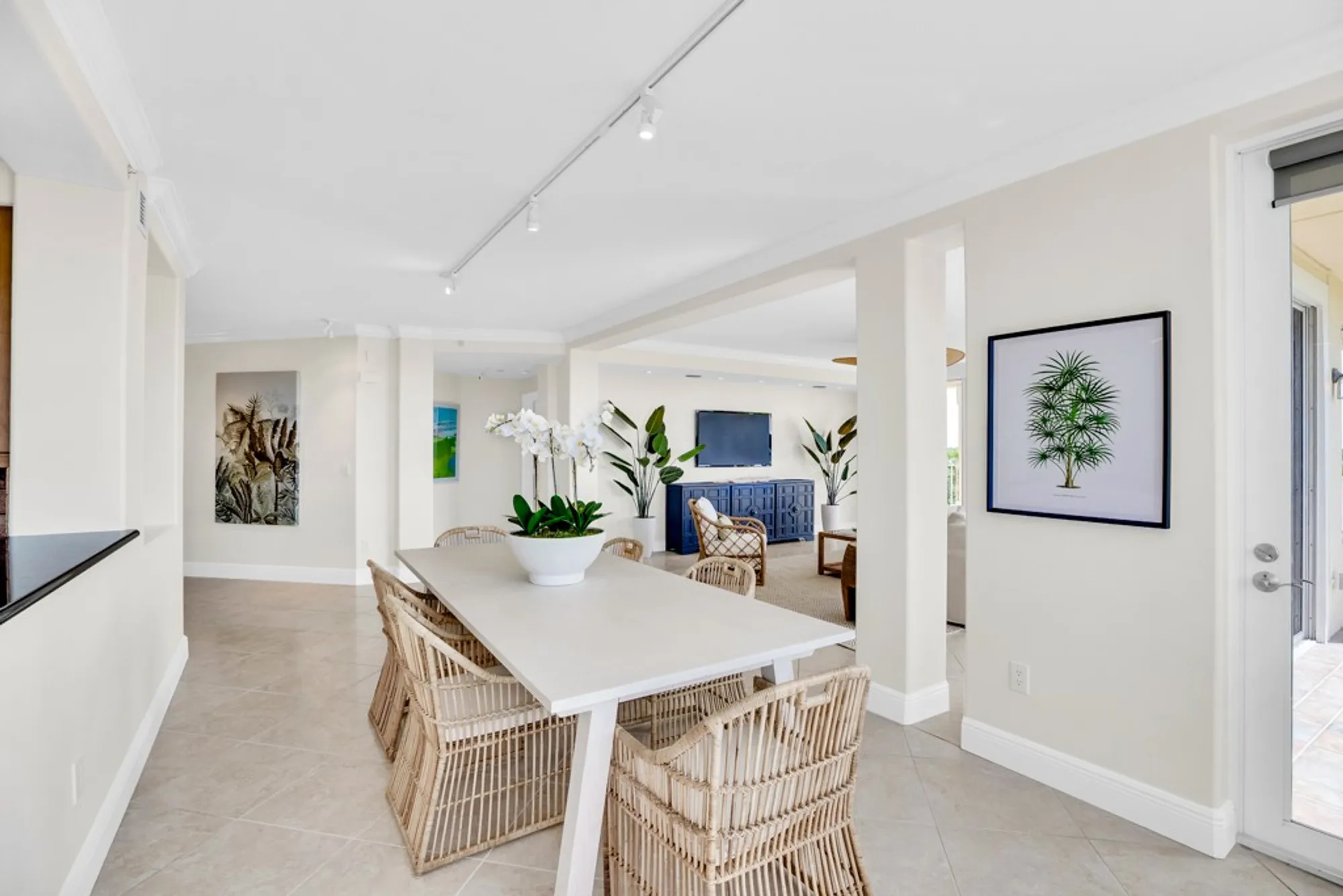 Property Slideshow image 10 of 36 | 5055 n harbor dr apt 302, Vero Beach, FL, 32967