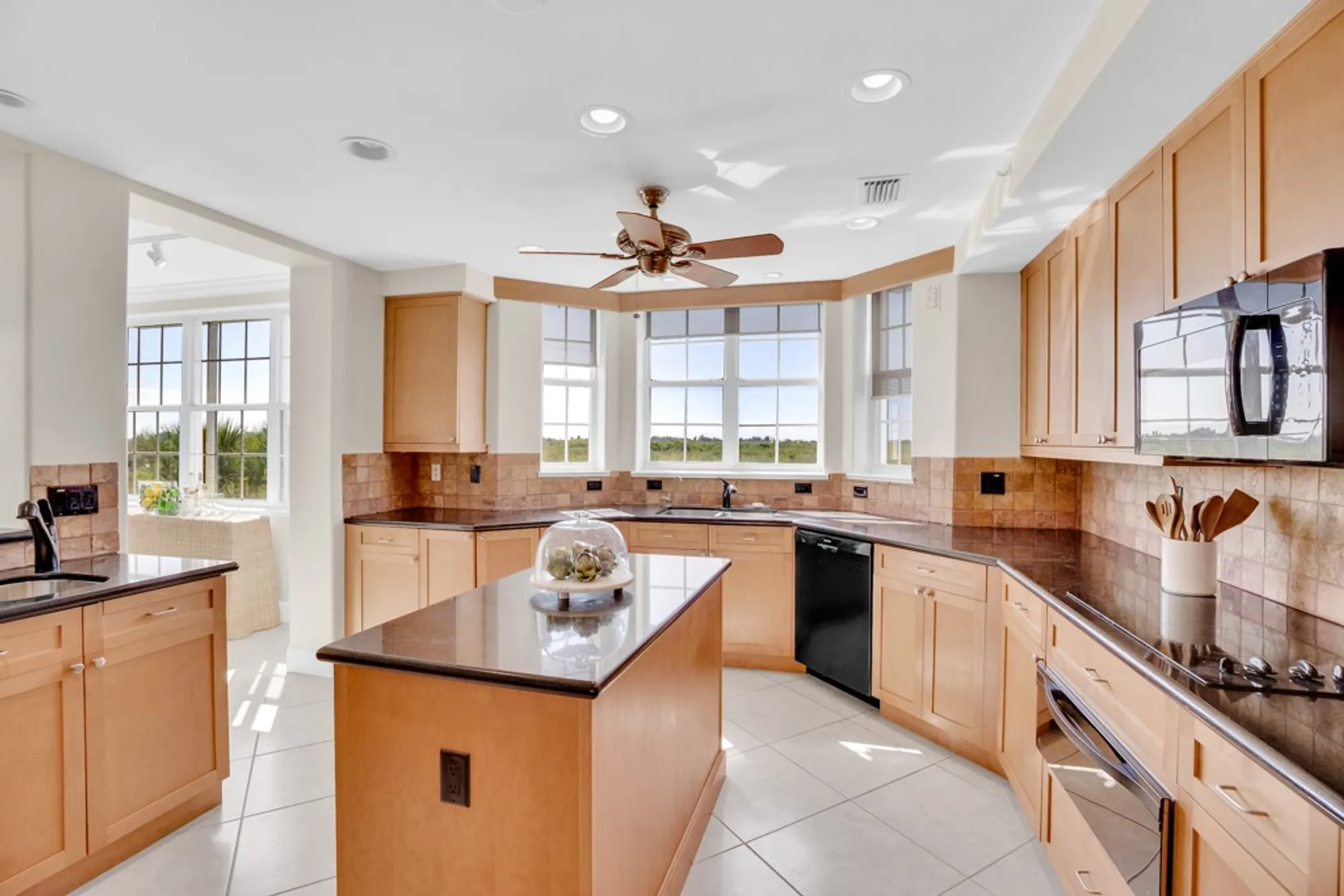 Property Slideshow image 25 of 36 | 5055 n harbor dr apt 302, Vero Beach, FL, 32967