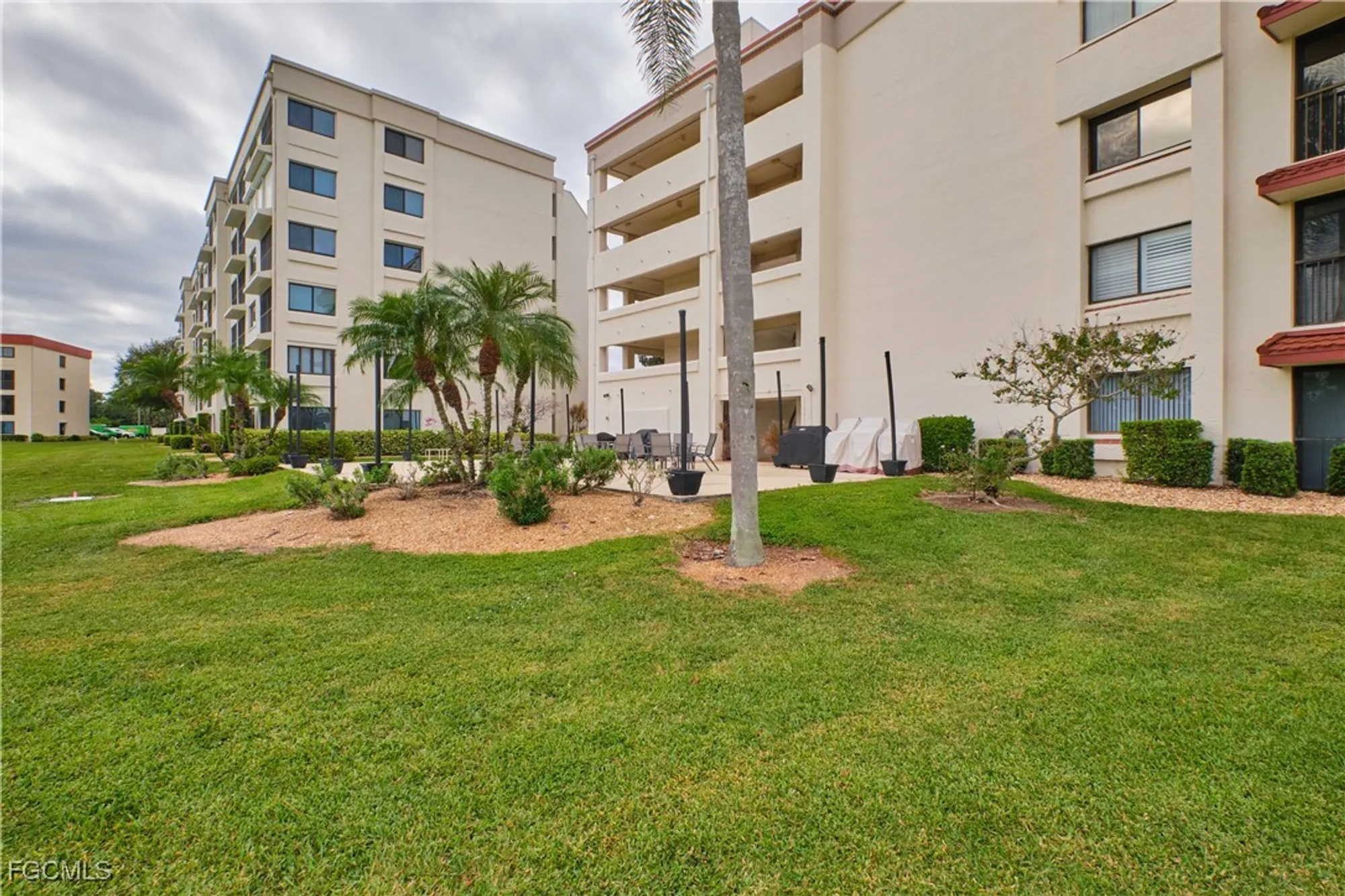 Property Slideshow image 37 of 49 | 7410 lake breeze dr 402, Fort Myers, FL, 33907