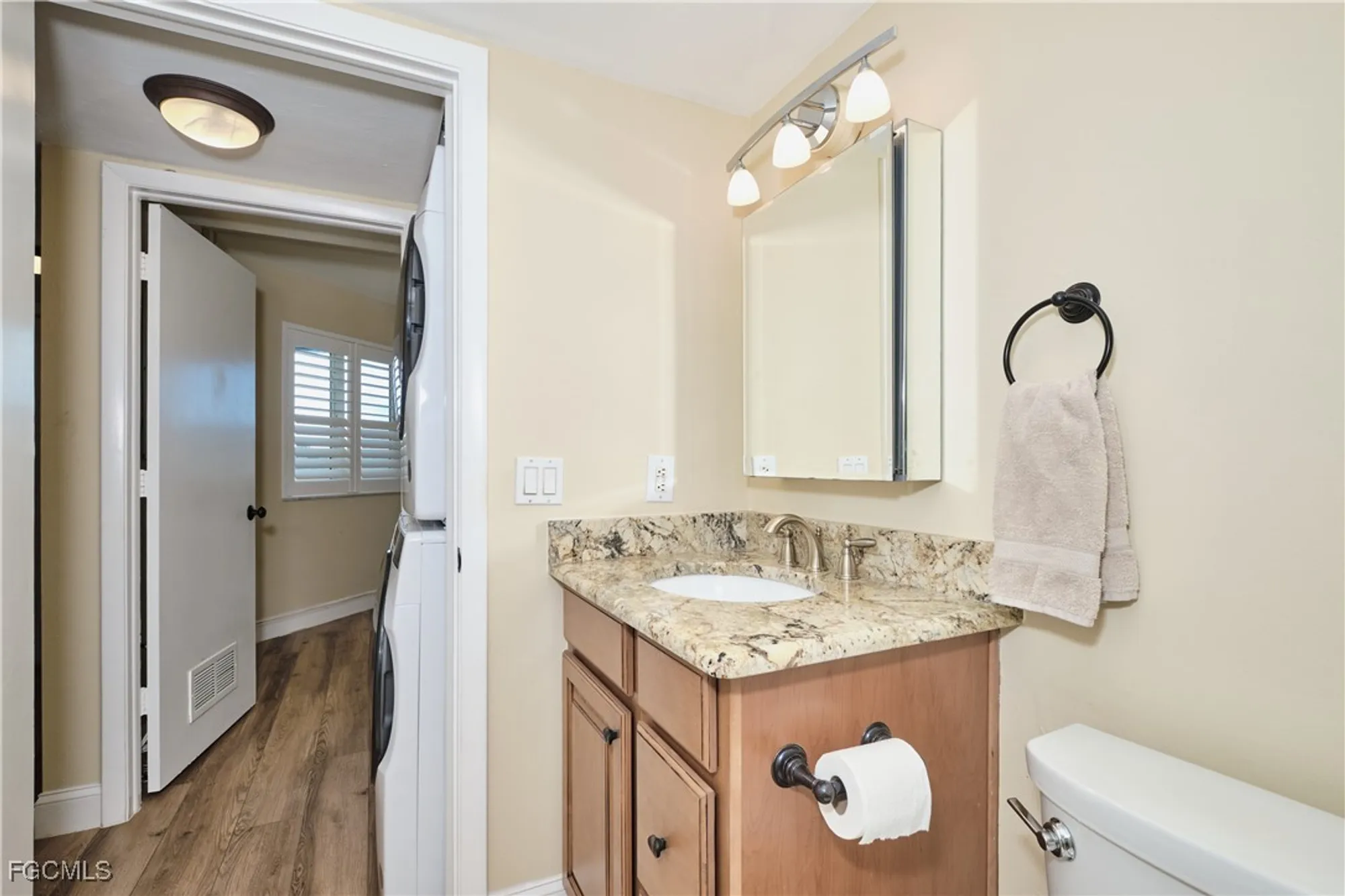 Property Slideshow image 31 of 49 | 7410 lake breeze dr 402, Fort Myers, FL, 33907
