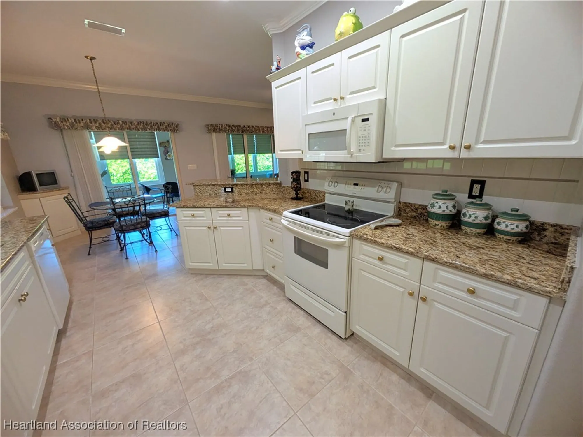 Property Slideshow image 5 of 41 | 9 somerset ln, Lake Placid, FL, 33852