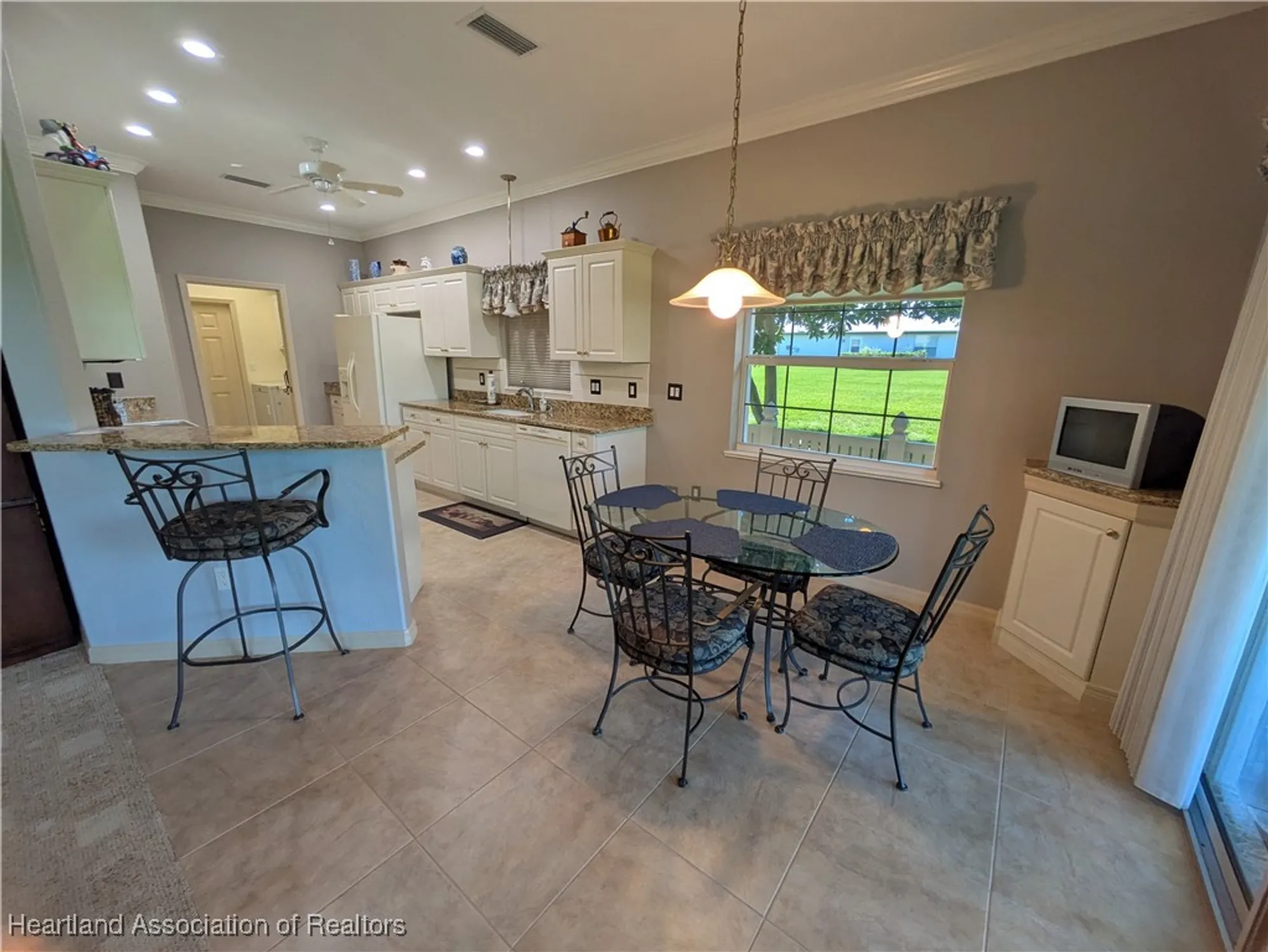 Property Slideshow image 6 of 41 | 9 somerset ln, Lake Placid, FL, 33852