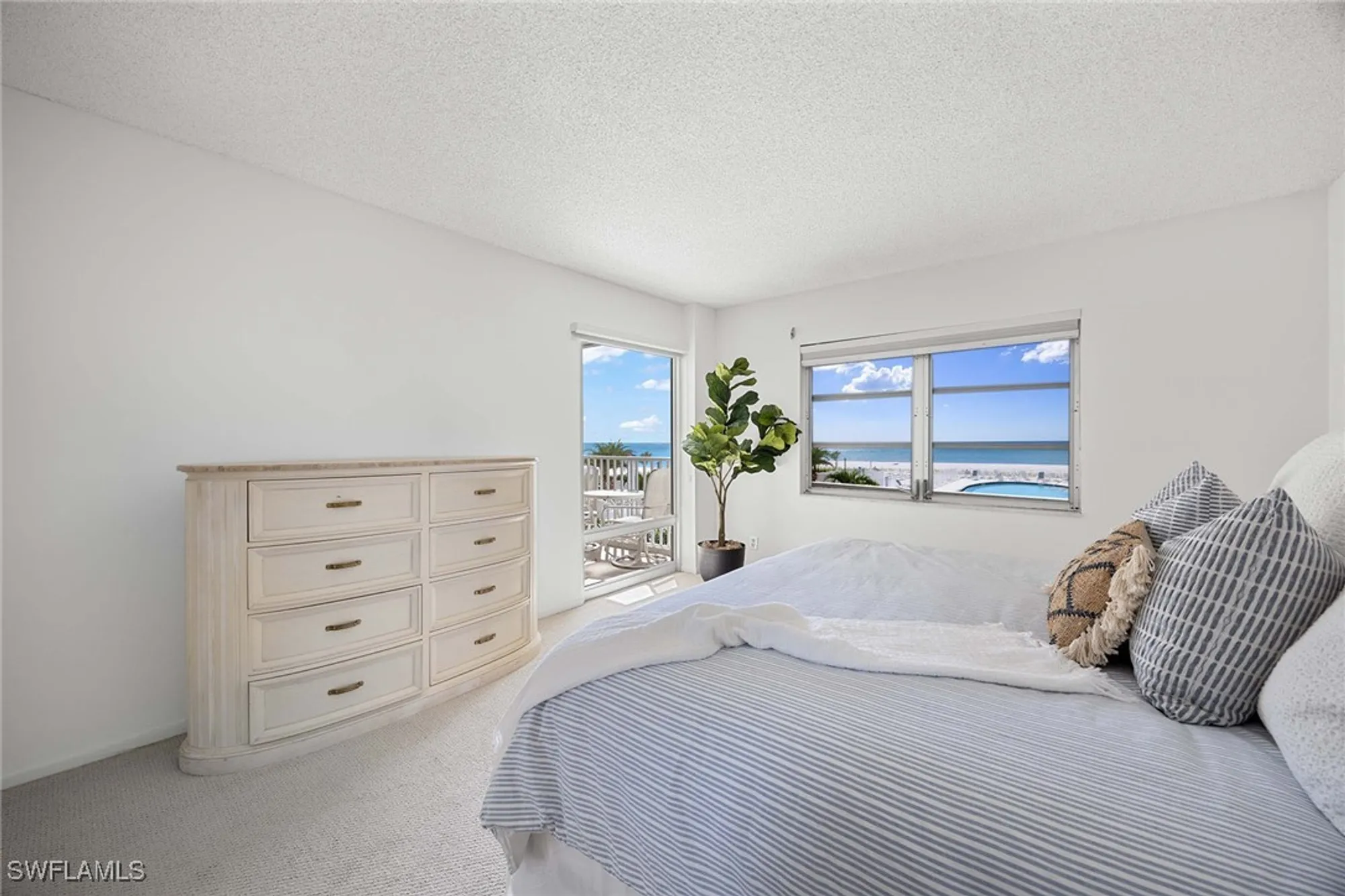 Property Slideshow image 7 of 21 | 3443 gulf shore blvd 207, Naples, FL, 34103