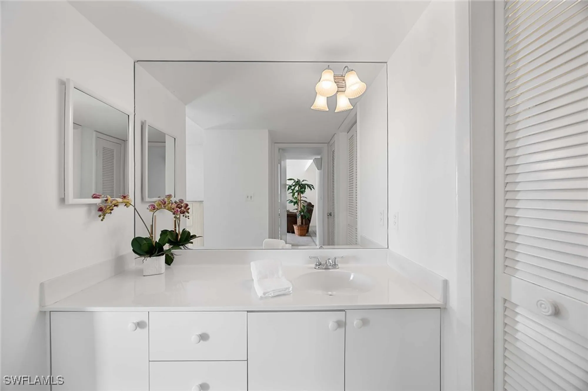 Property Slideshow image 8 of 21 | 3443 gulf shore blvd 207, Naples, FL, 34103