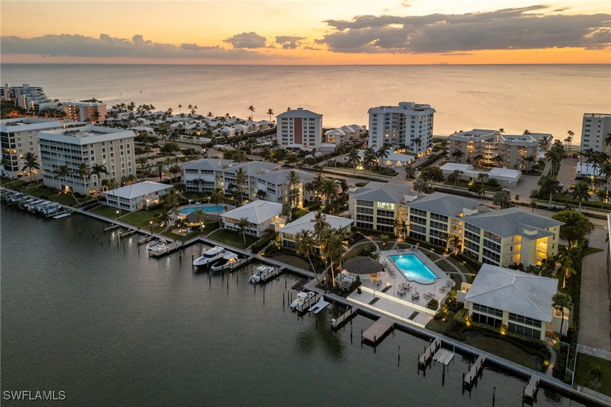 Property Slideshow image 15 of 20 | 2850 gulf shore blvd 110, Naples, FL, 34103